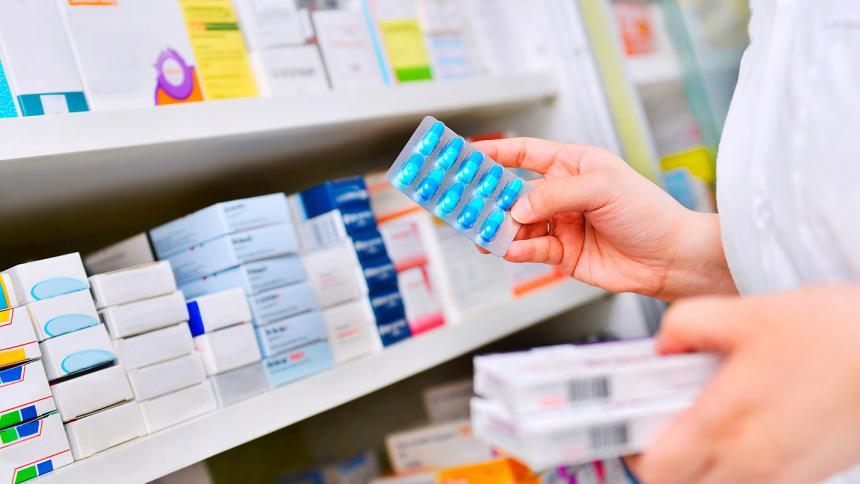 Mandatario exhorta al Congreso a aprobar ley de medicamentos genéricos