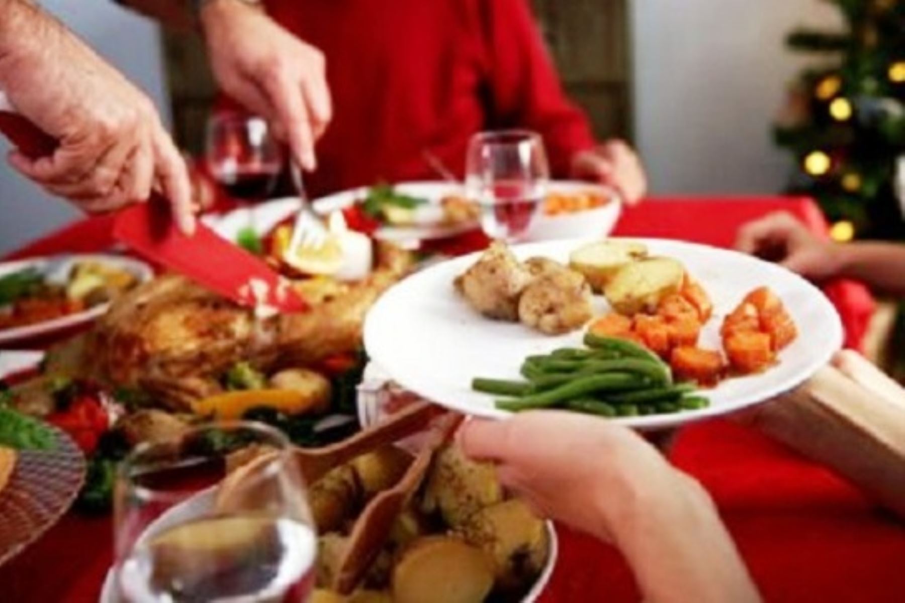 ¡Cuidado! Puedes intoxicarte en Navidad por comer alimentos mal conservados