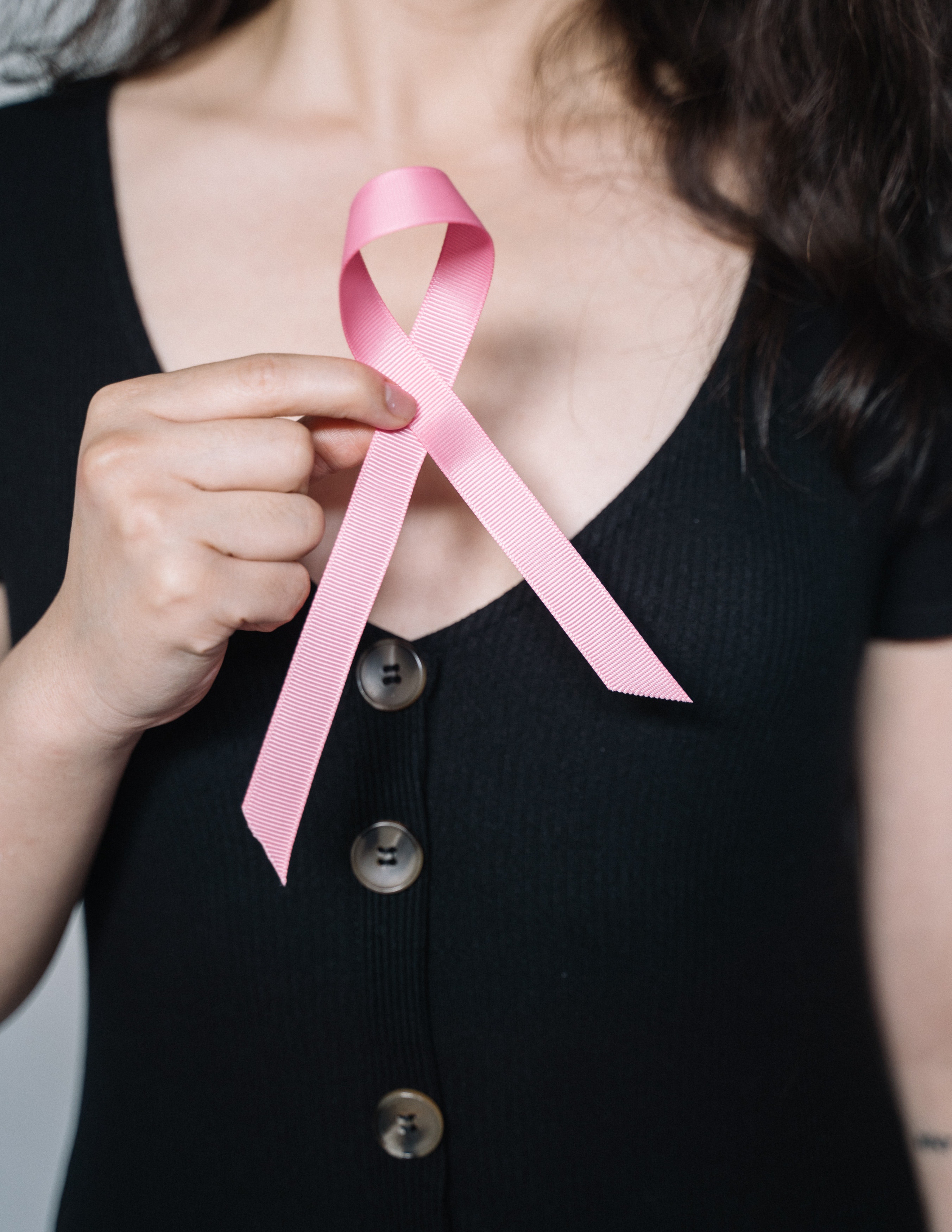 Mes de concientización del cáncer de mama: Lo que las mujeres deben saber sobre su riesgo