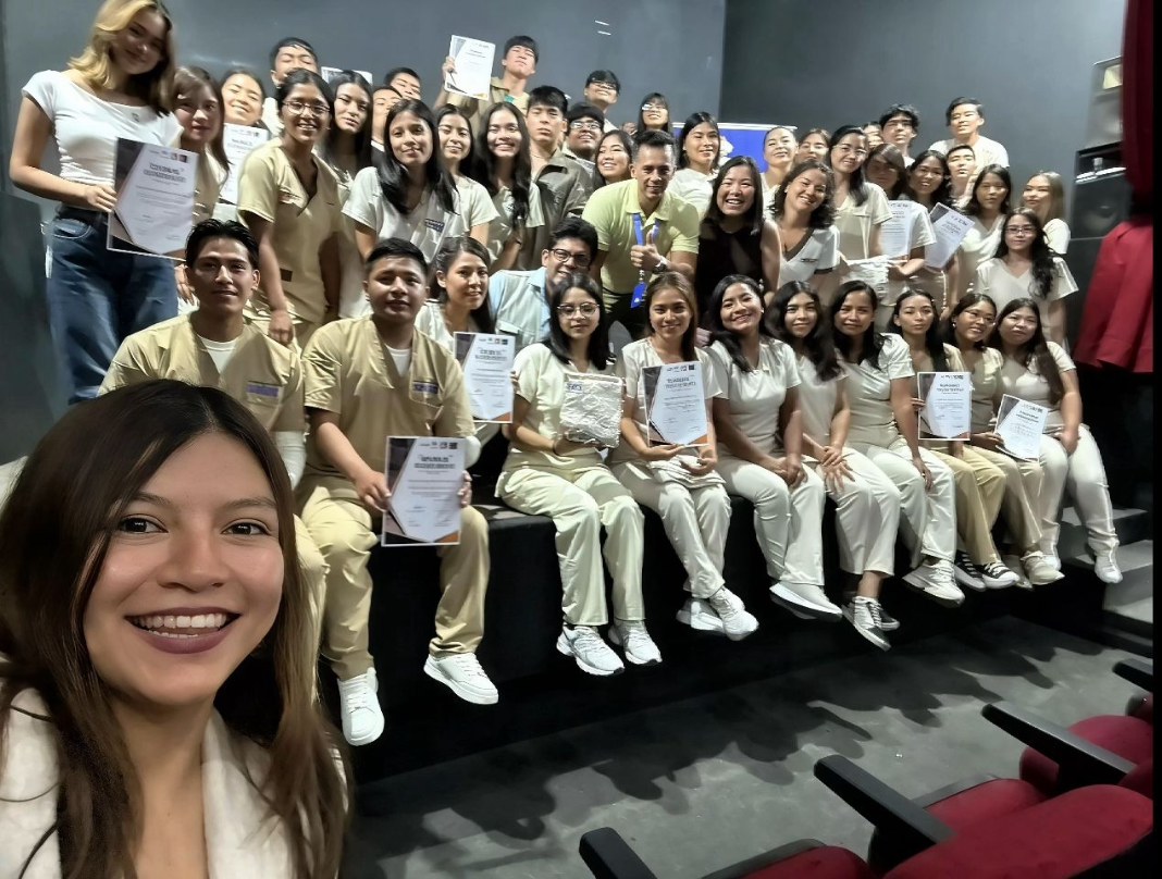 Dan recomocimiemto a voluntarios de nutrición por su excelente trabajo comunitario.