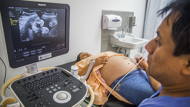 ¿Qué son las atenciones prenatales y por qué son importantes durante el embarazo?