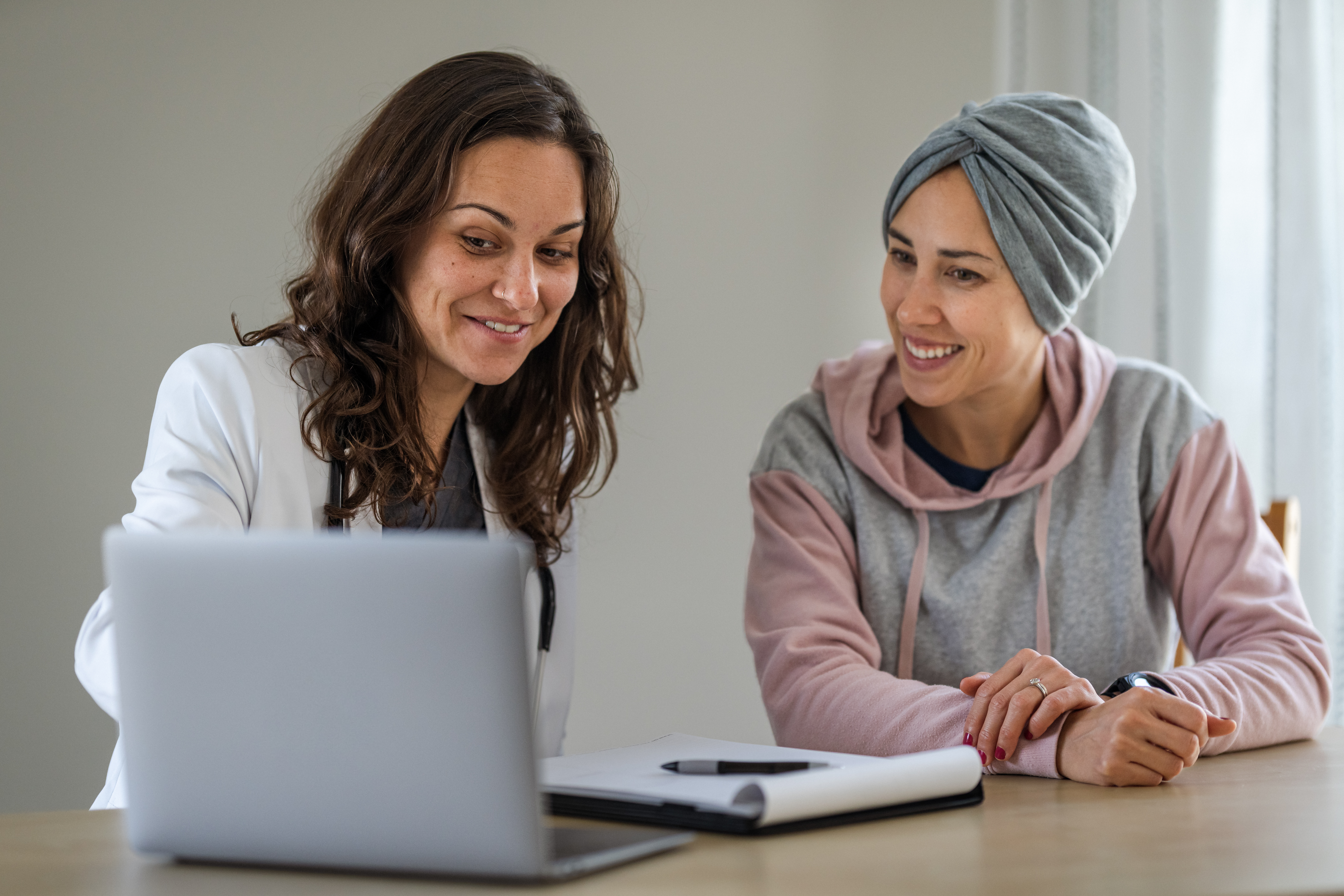 El 35% de los diagnósticos de cáncer ocurre en edad laboral: ¿están preparadas las empresas?