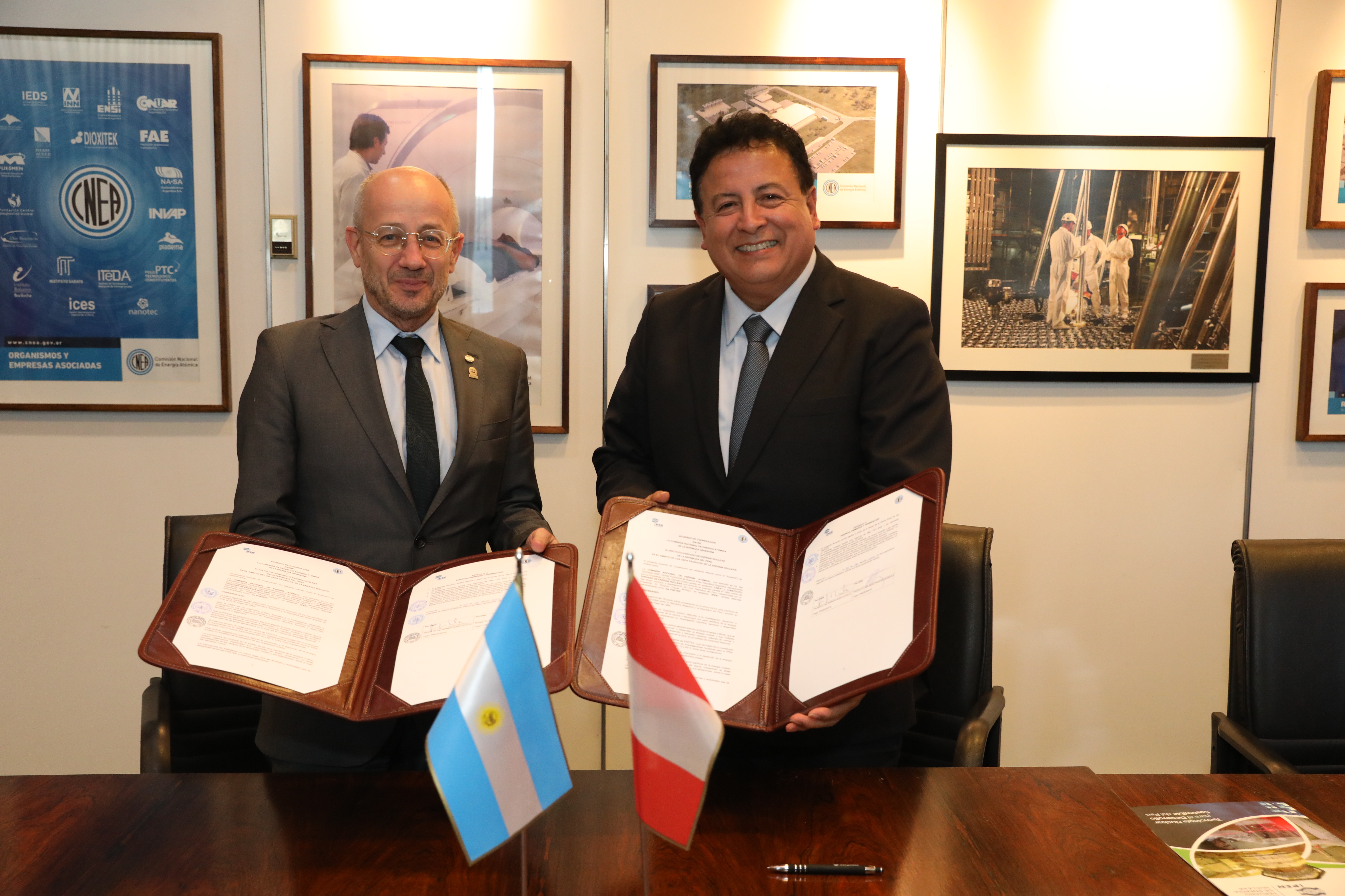 El IPEN fortalece su cooperación con Argentina en el uso pacífico de la energía nuclear.
