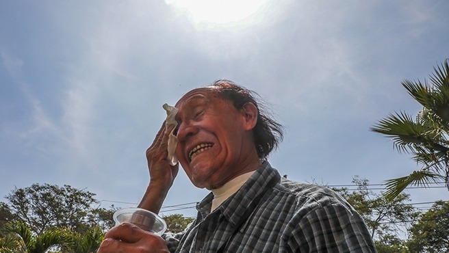 Minsa recomienda priorizar el cuidado de adultos mayores frente a golpes de calor por el niño costero