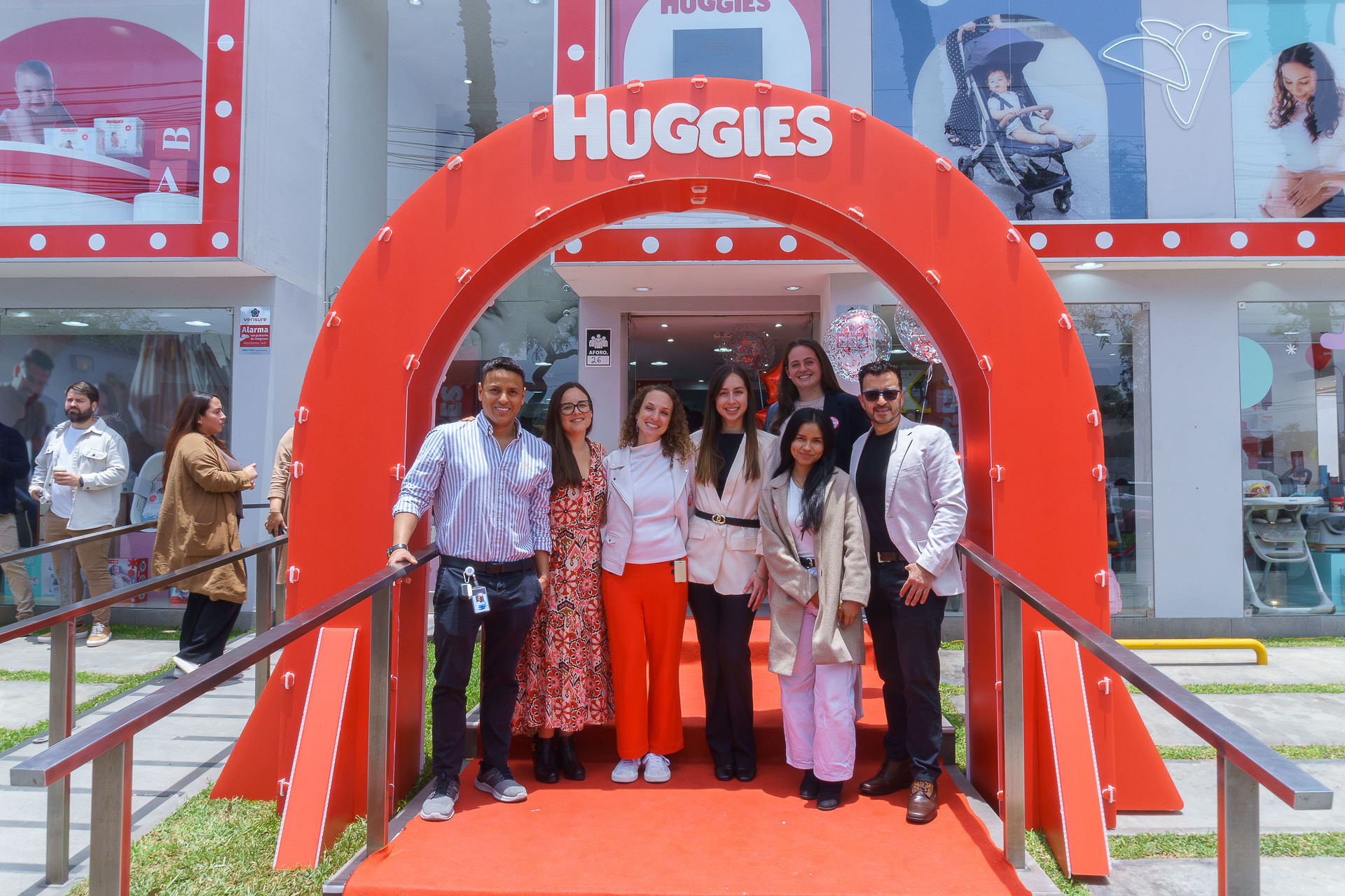 Huggies inaugura su primera tienda insignia en Perú y redefine la experiencia de la crianza