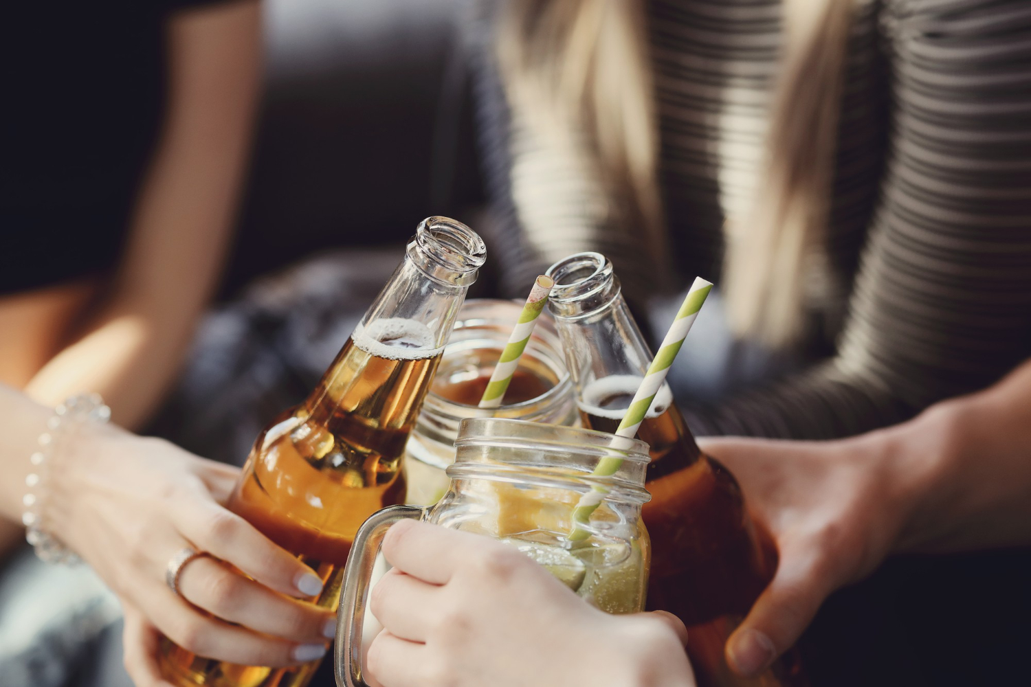 Consumo de alcohol en adolescentes pone en riesgo su desarrollo físico y mental