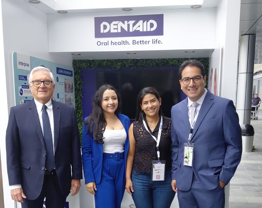 ¿Tienes implantes dentales? Aprende a cuidarlos y proteger tu salud bucal