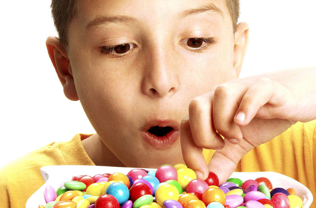 Halloween: Cinco recomendaciones que debes conocer si tu niño consumió dulces en exceso