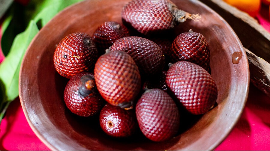 El aguaje: Fruta amazónica rica en vitamina A y antioxidantes