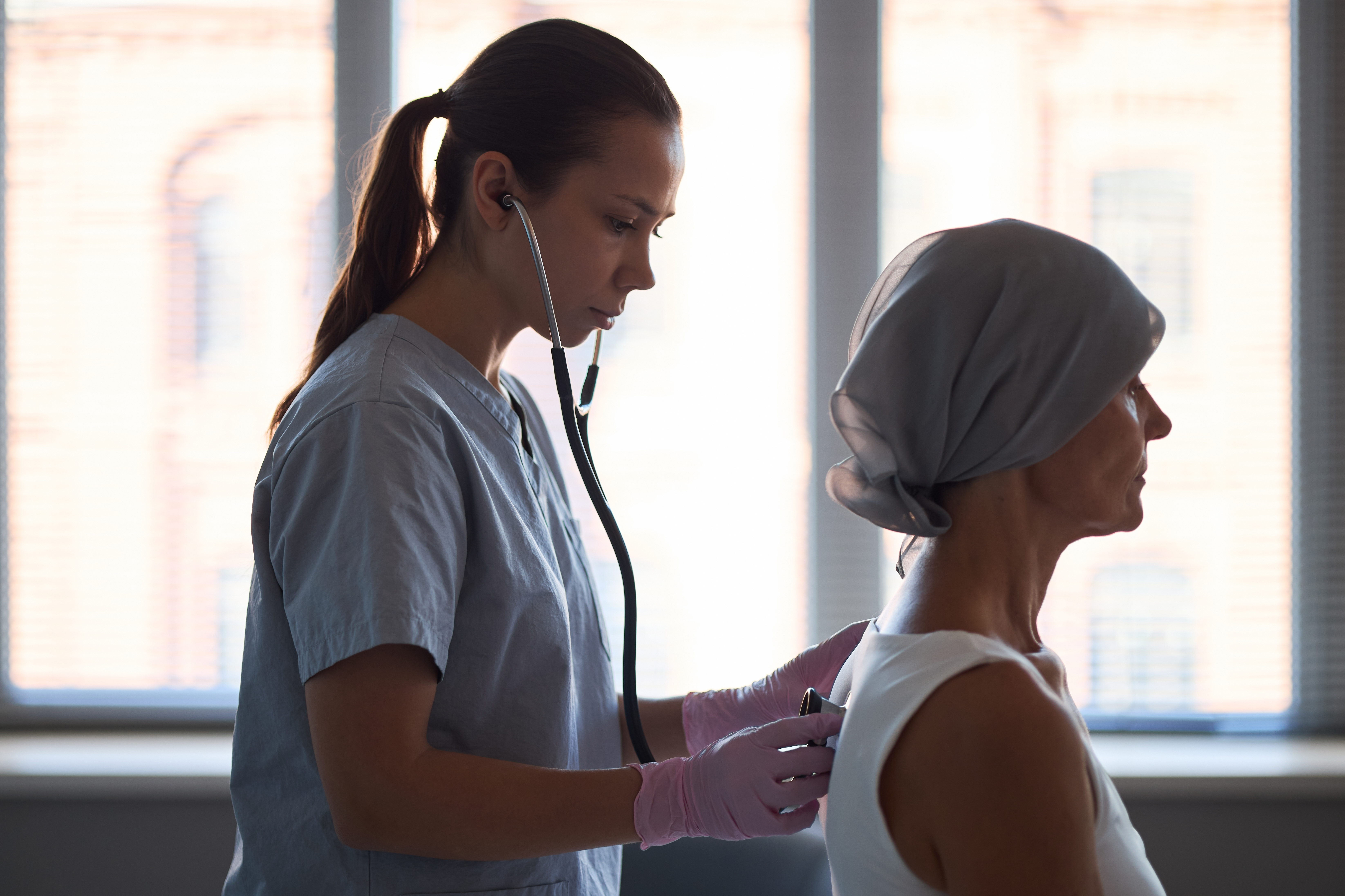Perú presenta su primera investigación científica sobre bacterias en la sangre de pacientes con cáncer