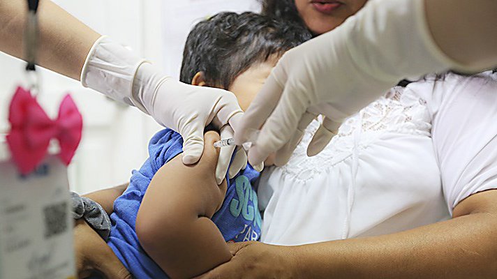 Regreso a clases: Mantener al día las vacunas de los niños es más importante que nunca