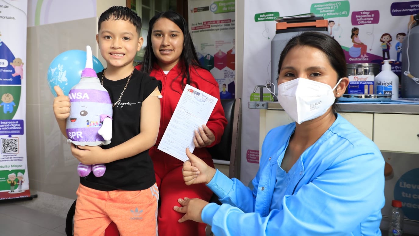 Minsa refuerza vacunación contra el sarampión en el INSN Breña para proteger a niños en el país