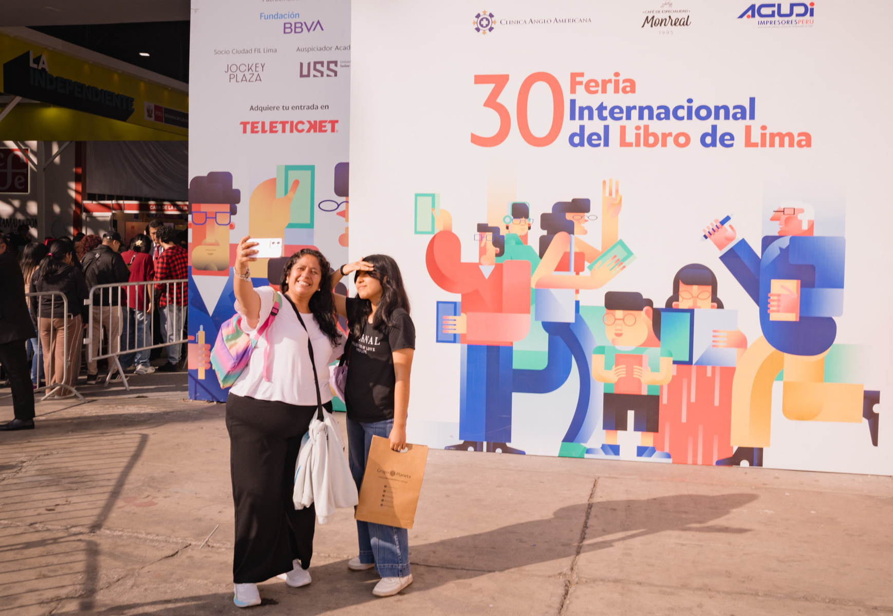 ¿Aún no visitas la FIL Lima 2026? Llega más fácil con los buses gratuitos y disfruta de su última semana