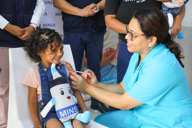 Minsa inicia Tercera Jornada Nacional de Vacunación para proteger a más de 360 mil personas