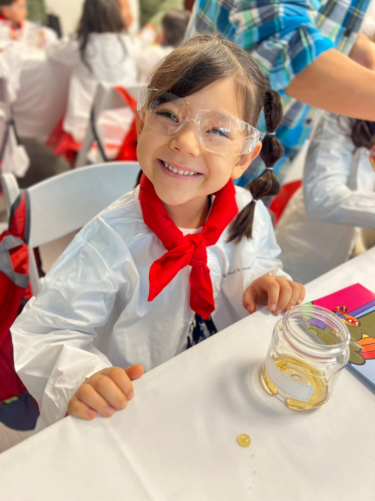 Henkel ampliará significativamente su iniciativa científica global «Mundo de Investigadores»