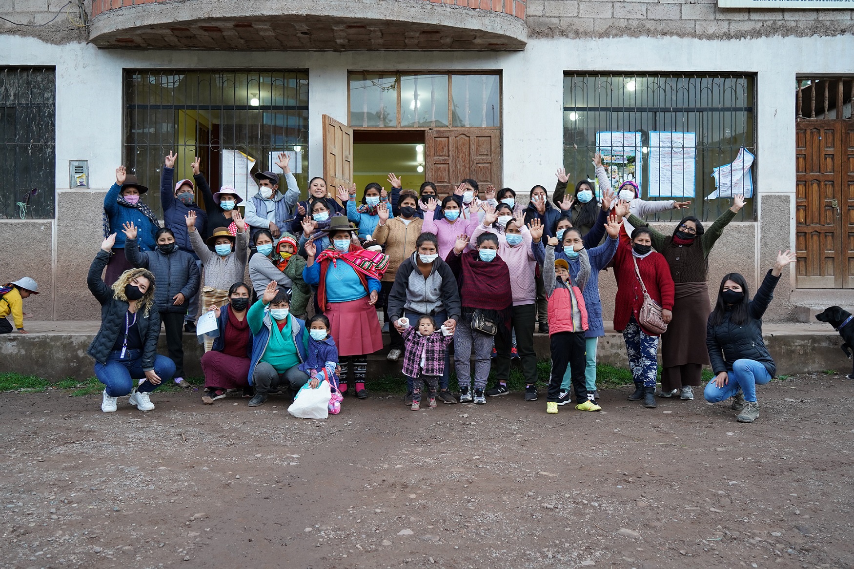 Platos de Esperanza: Por la primera sala de lectura en la comunidad campesina de Chocco en Cusco
