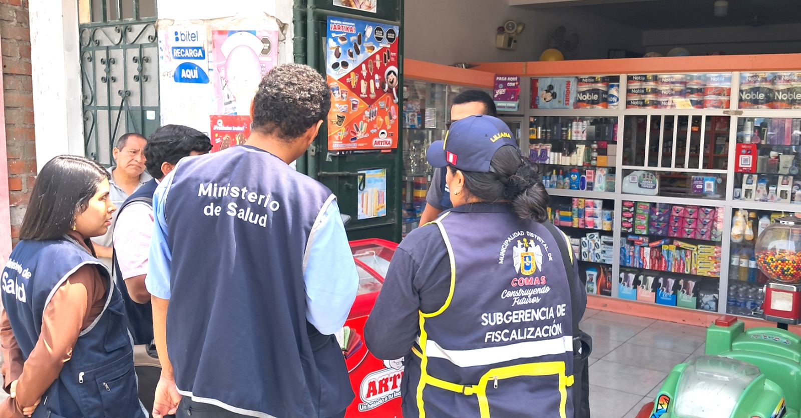 Dieciocho boticas cerradas y medicamentos ilegales incautados en operativos realizados en diversos puntos de la capital