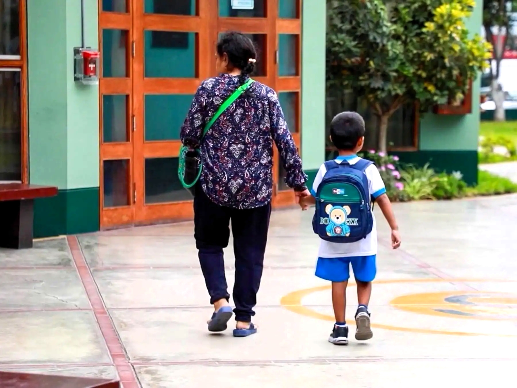 Radiación extrema y Niño Costero: cómo proteger la piel de tus hijos