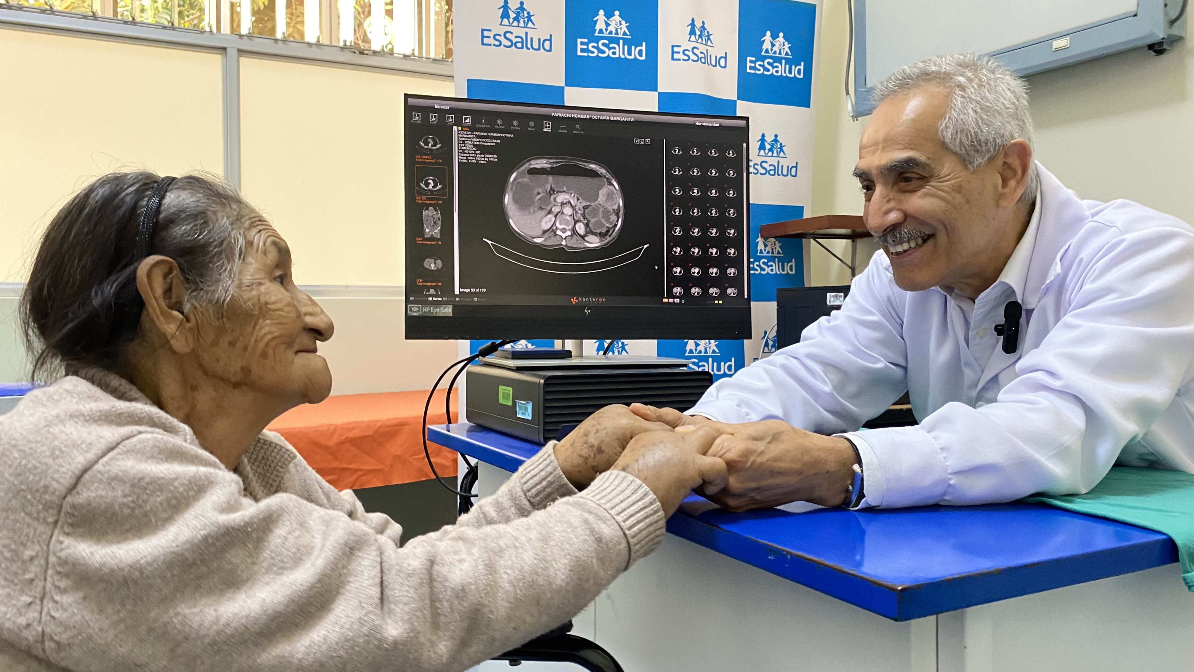 EsSalud: Valiente agricultora de 94 años vence al cáncer de colon y celebrará Navidad con su familia