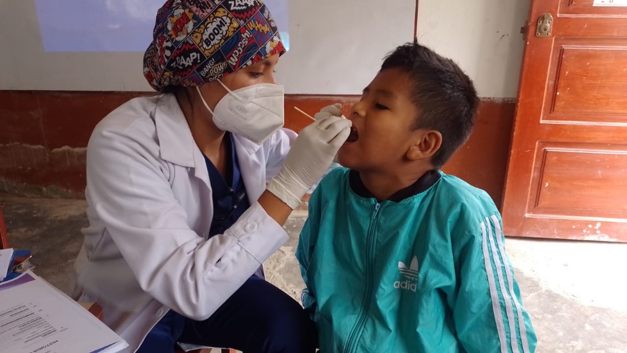 Futuros odontólogos promueven cuidado dental en centros poblados de Huánuco con apoyo de los Tambos