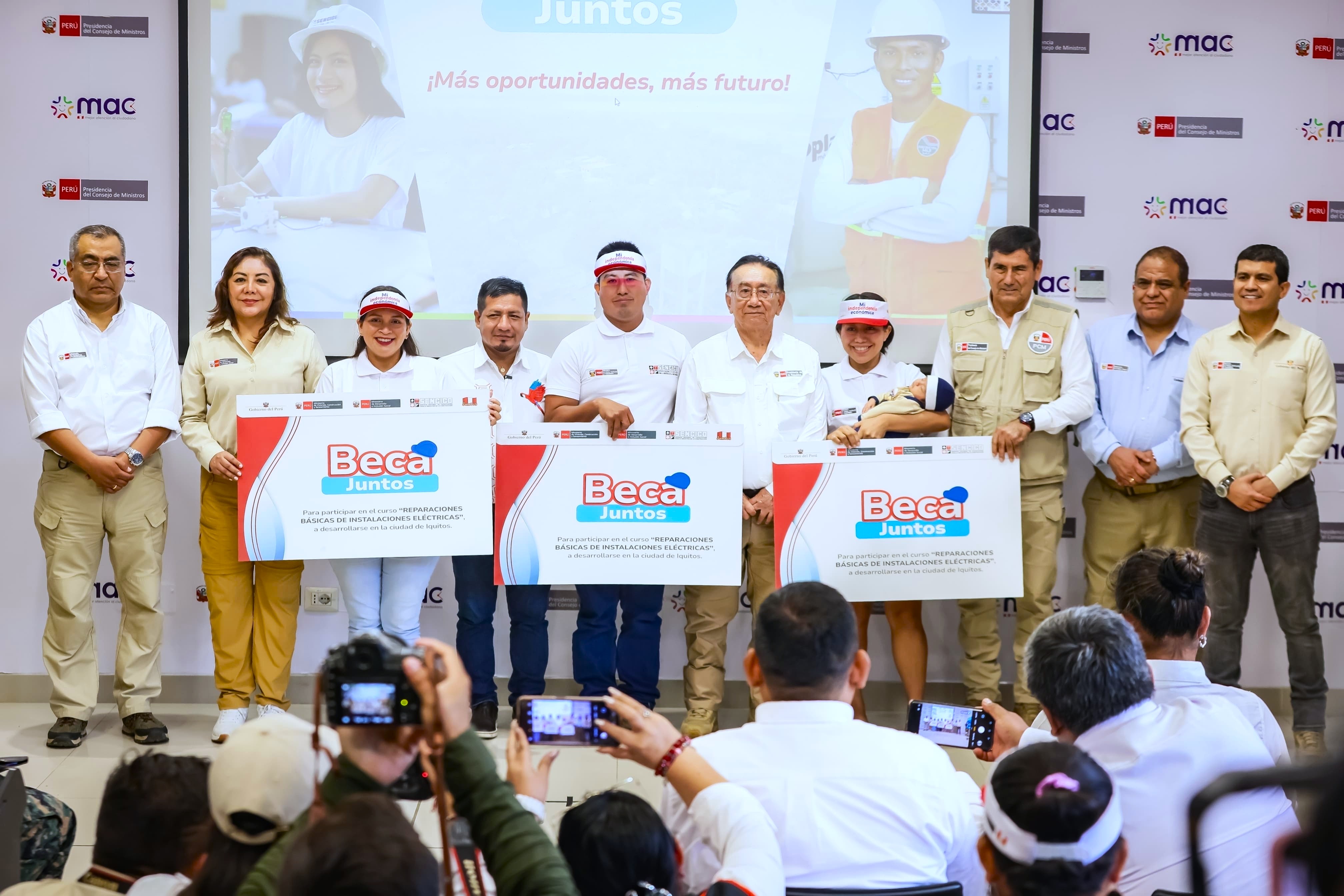 Loreto: Midis impulsa la autonomía económica con la entrega de 20 becas a usuarias y usuarios del programa Juntos