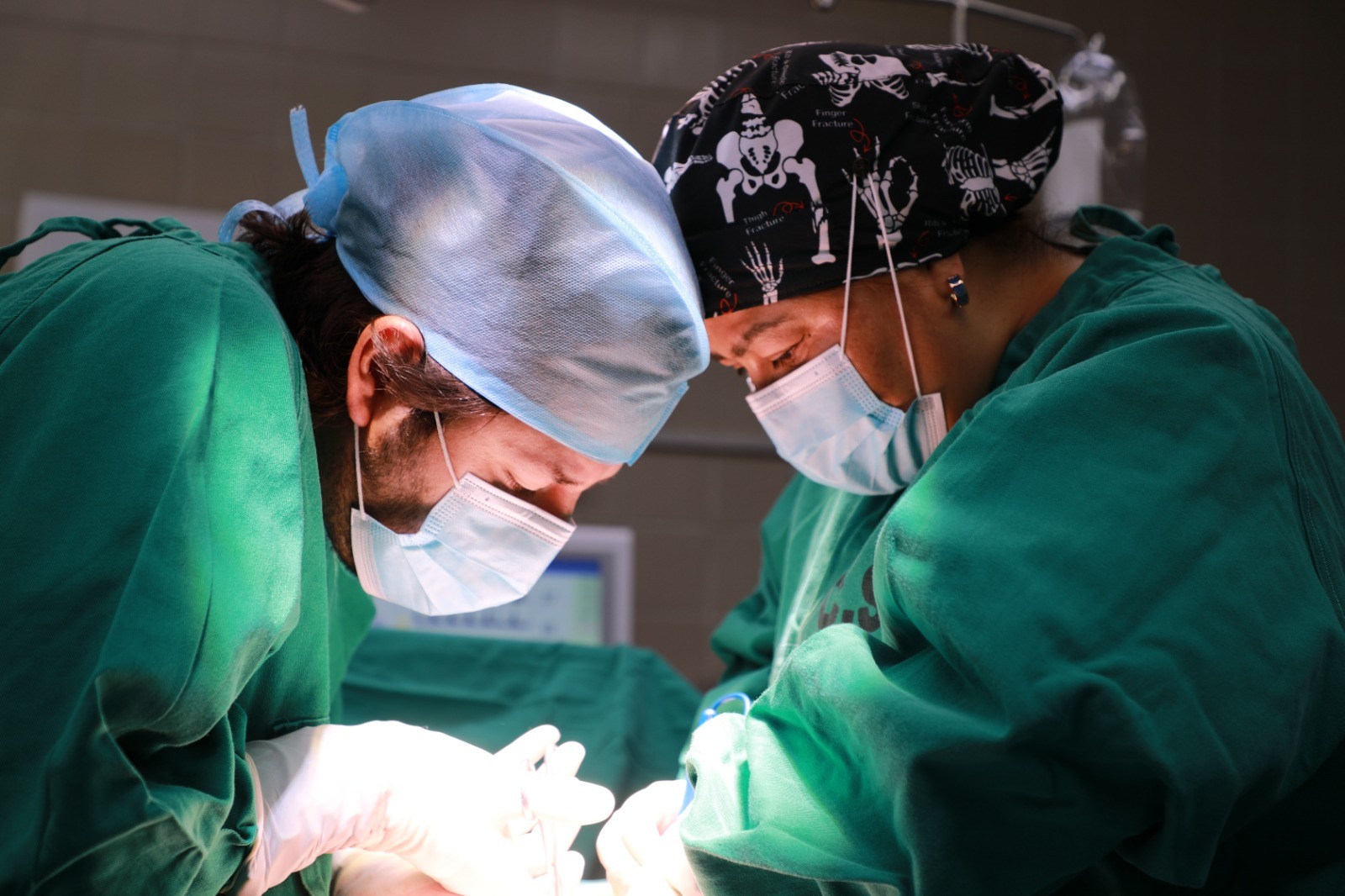 Médicos de EsSalud salvan a profesora que tenía un tumor de 4 kg al lado del riñón