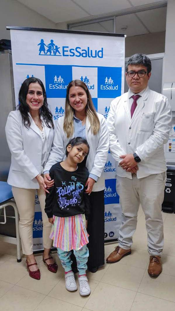 EsSalud logra histórica extracción de tumor gigante a niña de 5 años en el Hospital Virgen de la Puerta en La Libertad