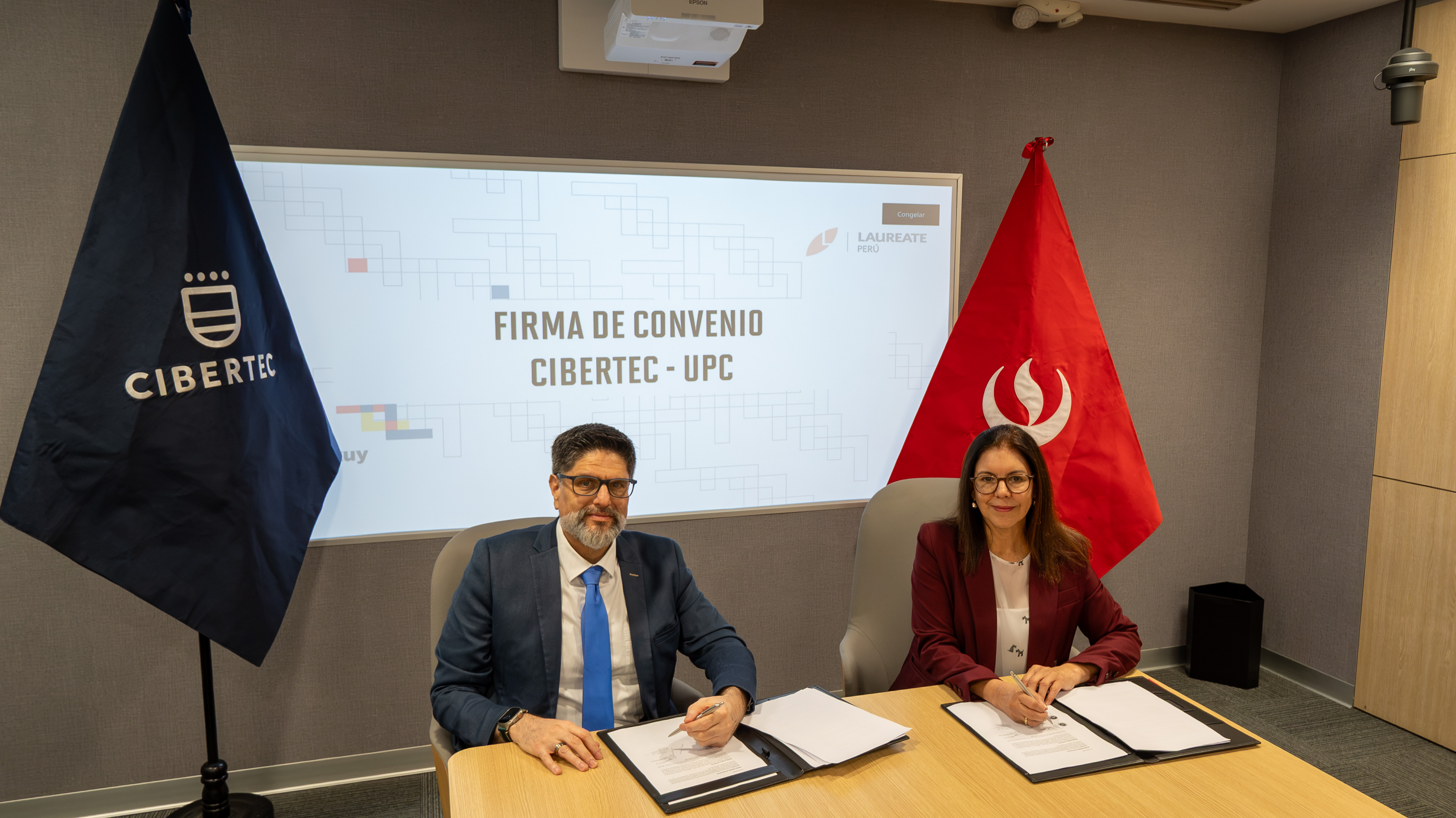 Cibertec fortalece ruta de crecimiento para sus estudiantes en alianza con UPC