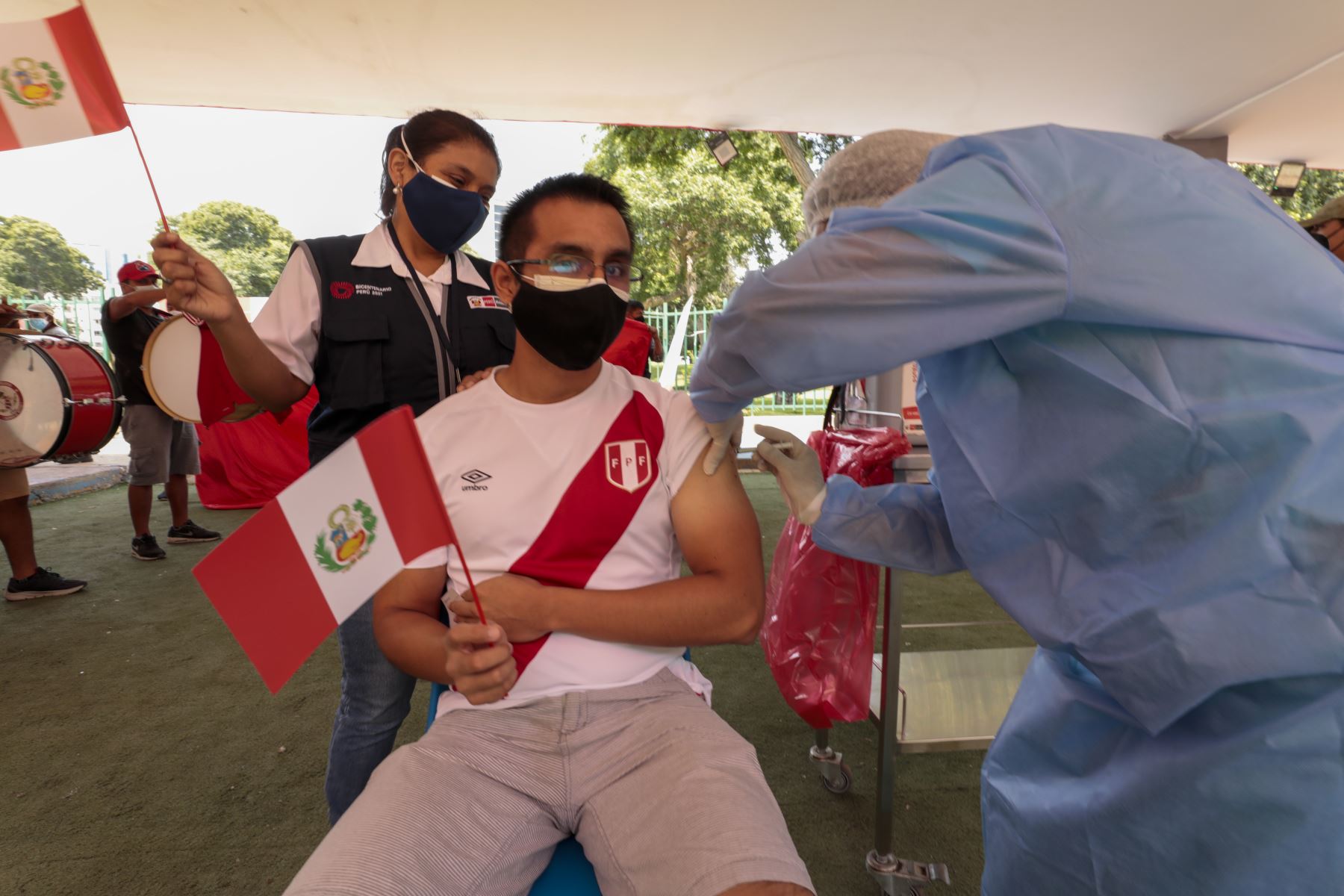 Minsa desarrolla VacunaFest Blanquirrojo para alentar a la selección peruana de fútbol