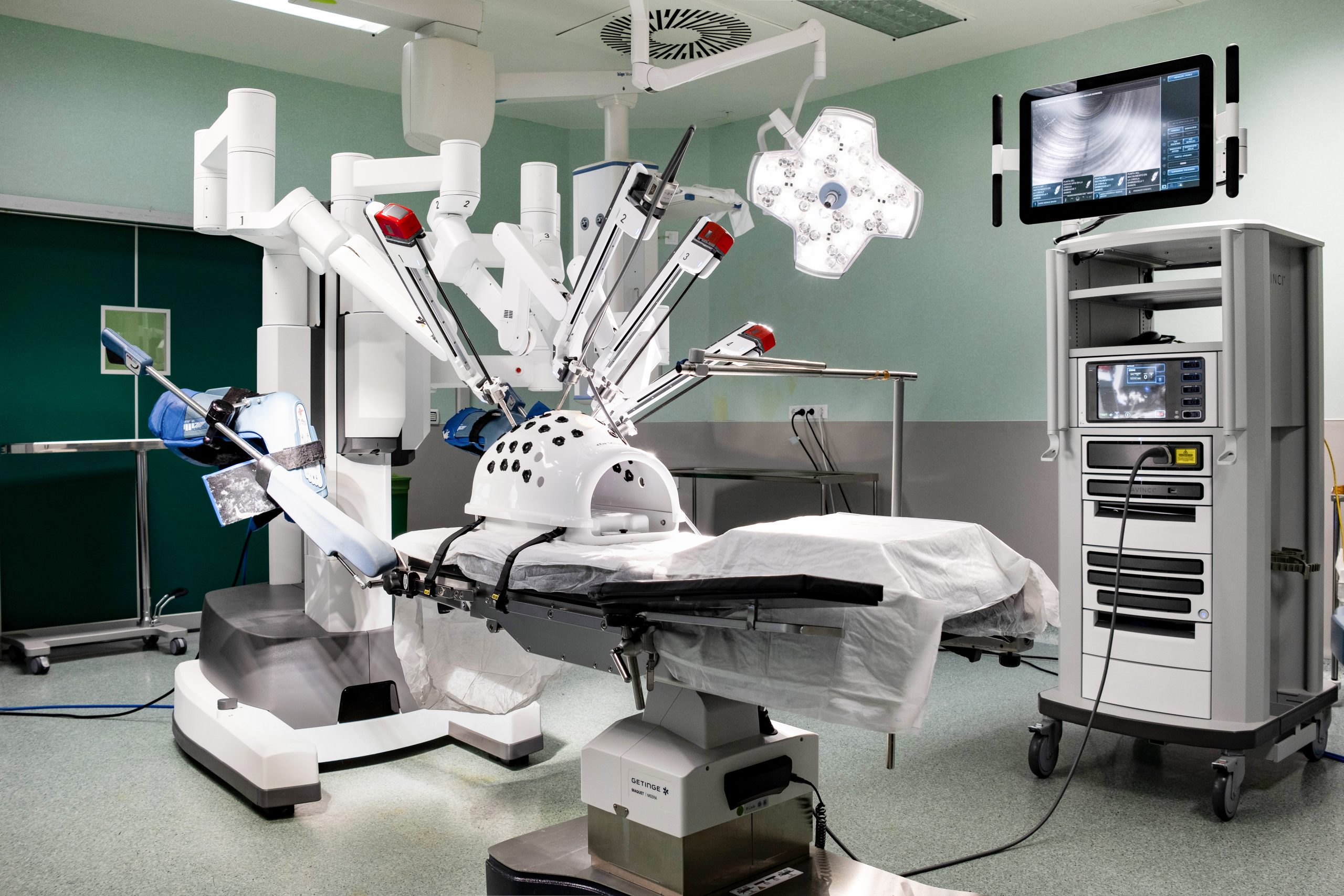 Robots Da Vinci no son prioritarios por su alto costo y por existir problemas mas urgentes en un hospital. 