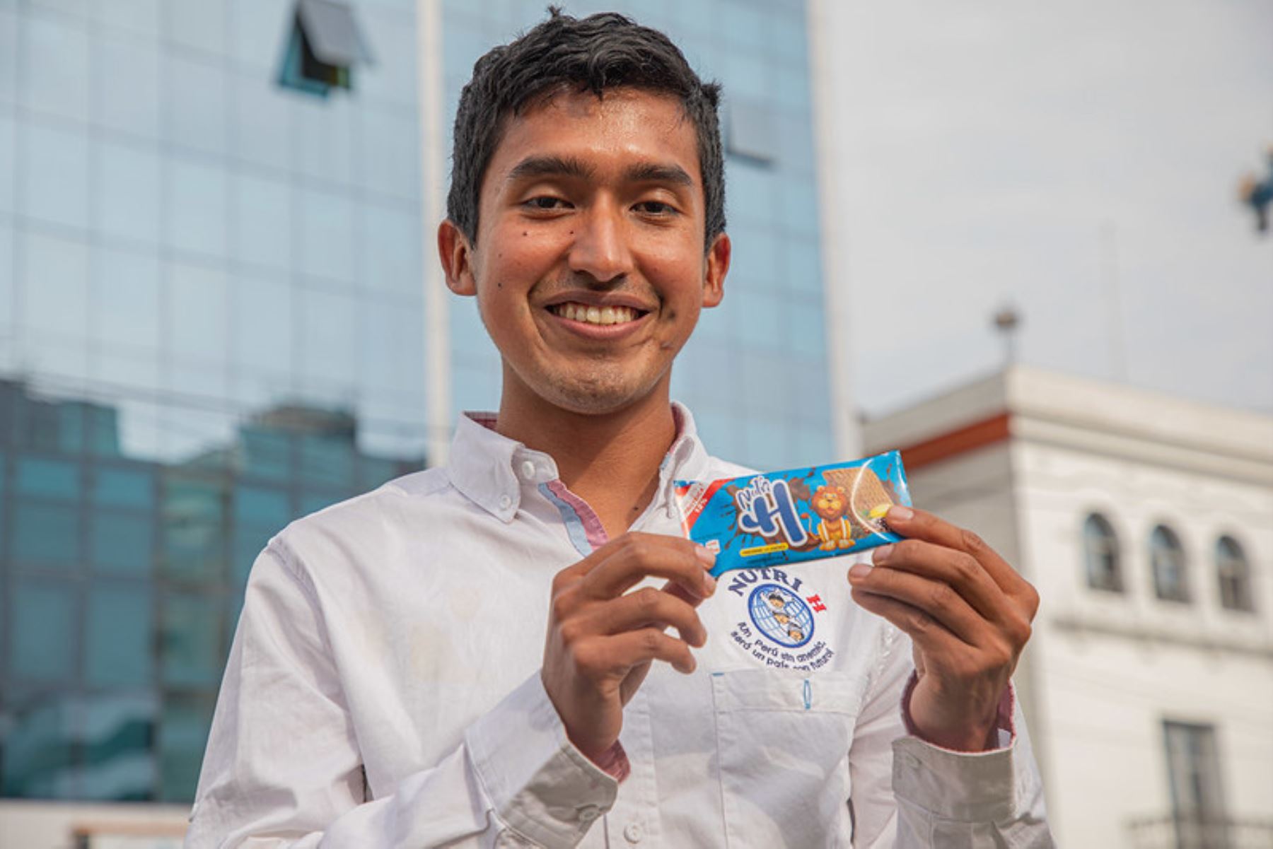 Peruano creador de galletas contra anemia gana concurso de History Channel
