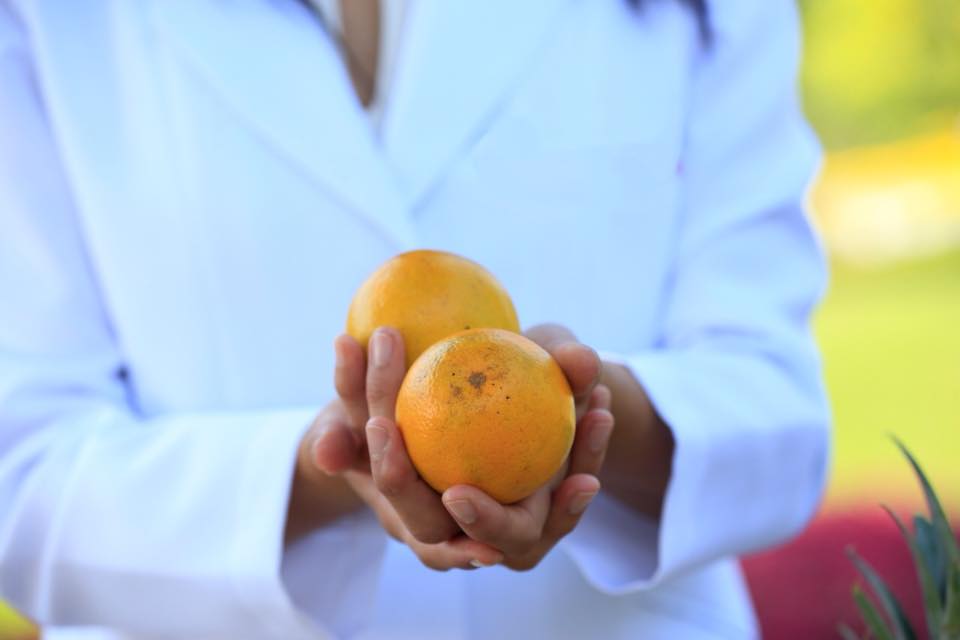 EL CONSUMO DE VERDURAS Y FRUTAS ES VITAL PARA COMBATIR EL FRIO INCLEMENTE .