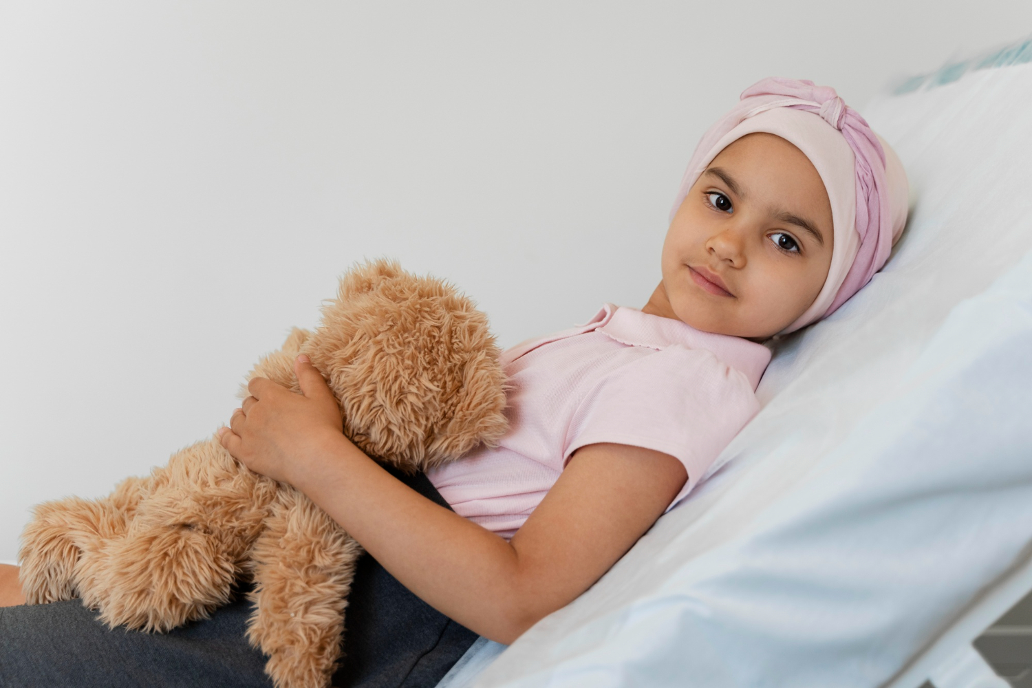 Investigación analiza uso de virus modificado para tratar tumores cerebrales infantiles graves