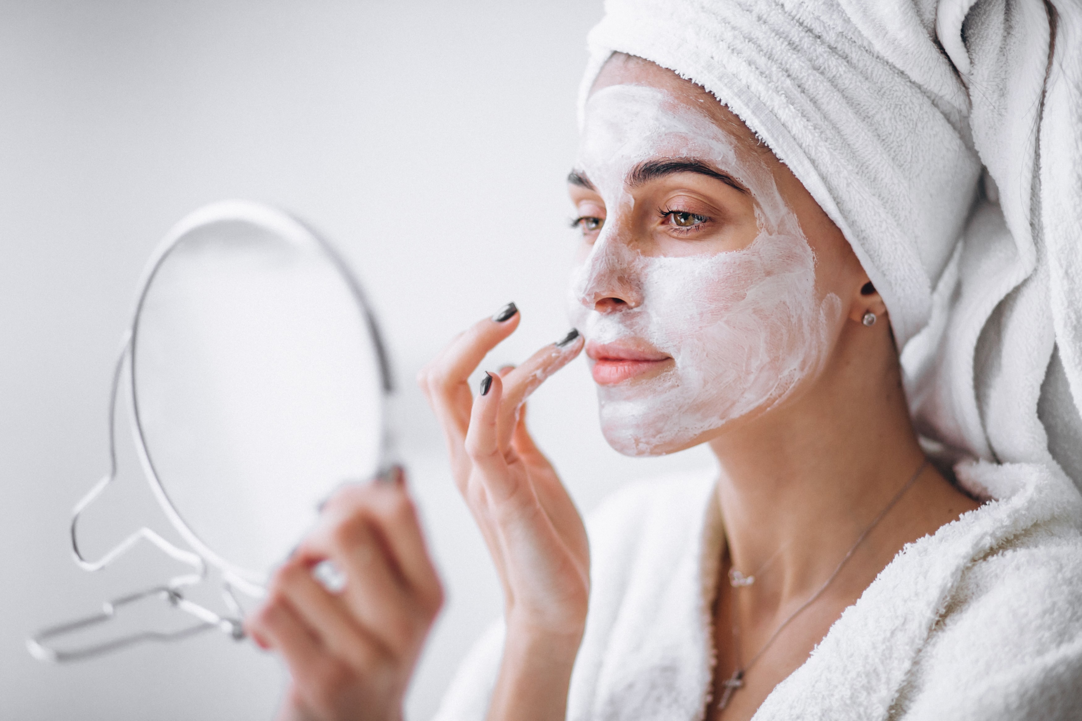 Consejos para tu rutina de limpieza facial durante el aislamiento domiciliario