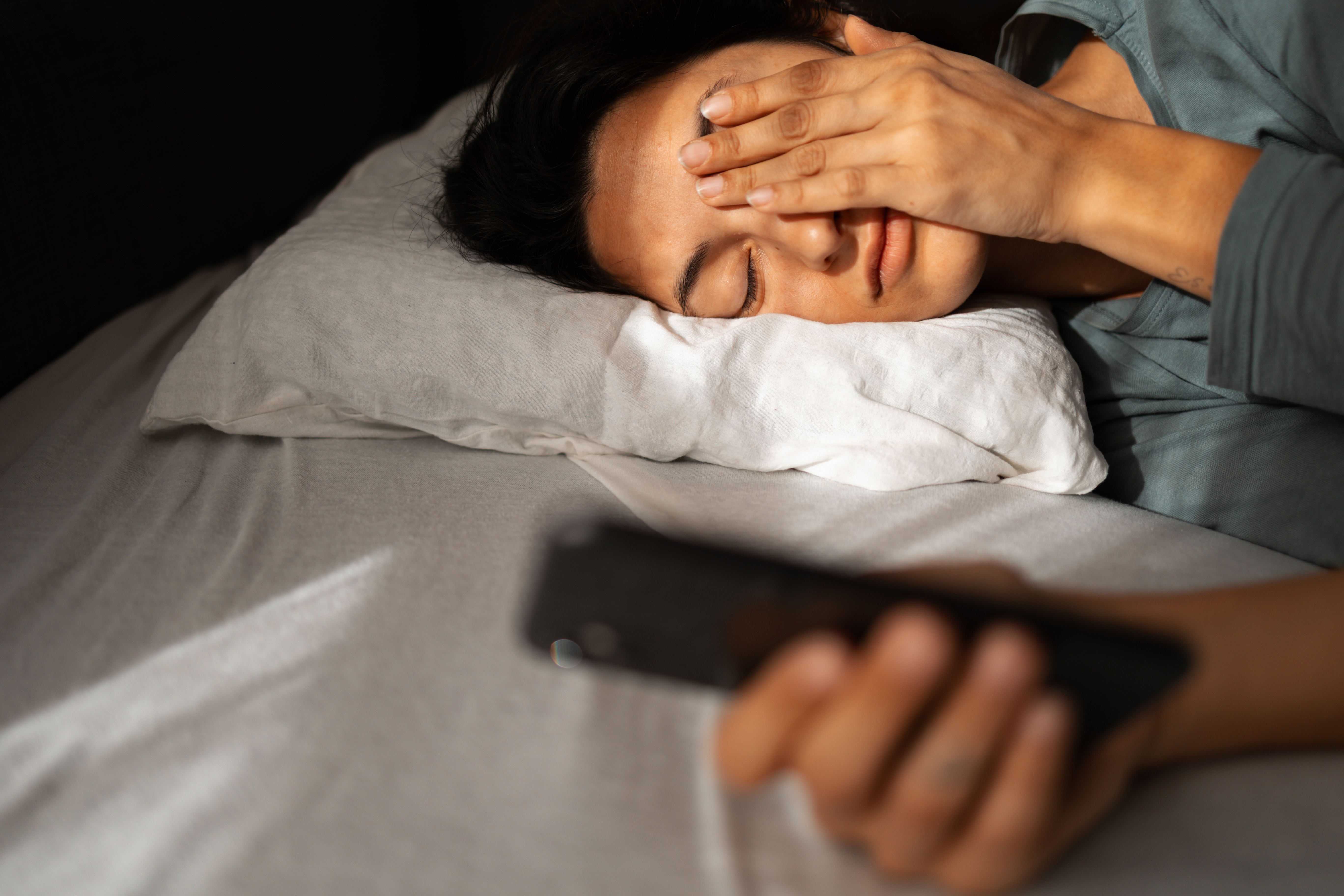 Melatonina para dormir: cuándo puede ayudar y cuándo no