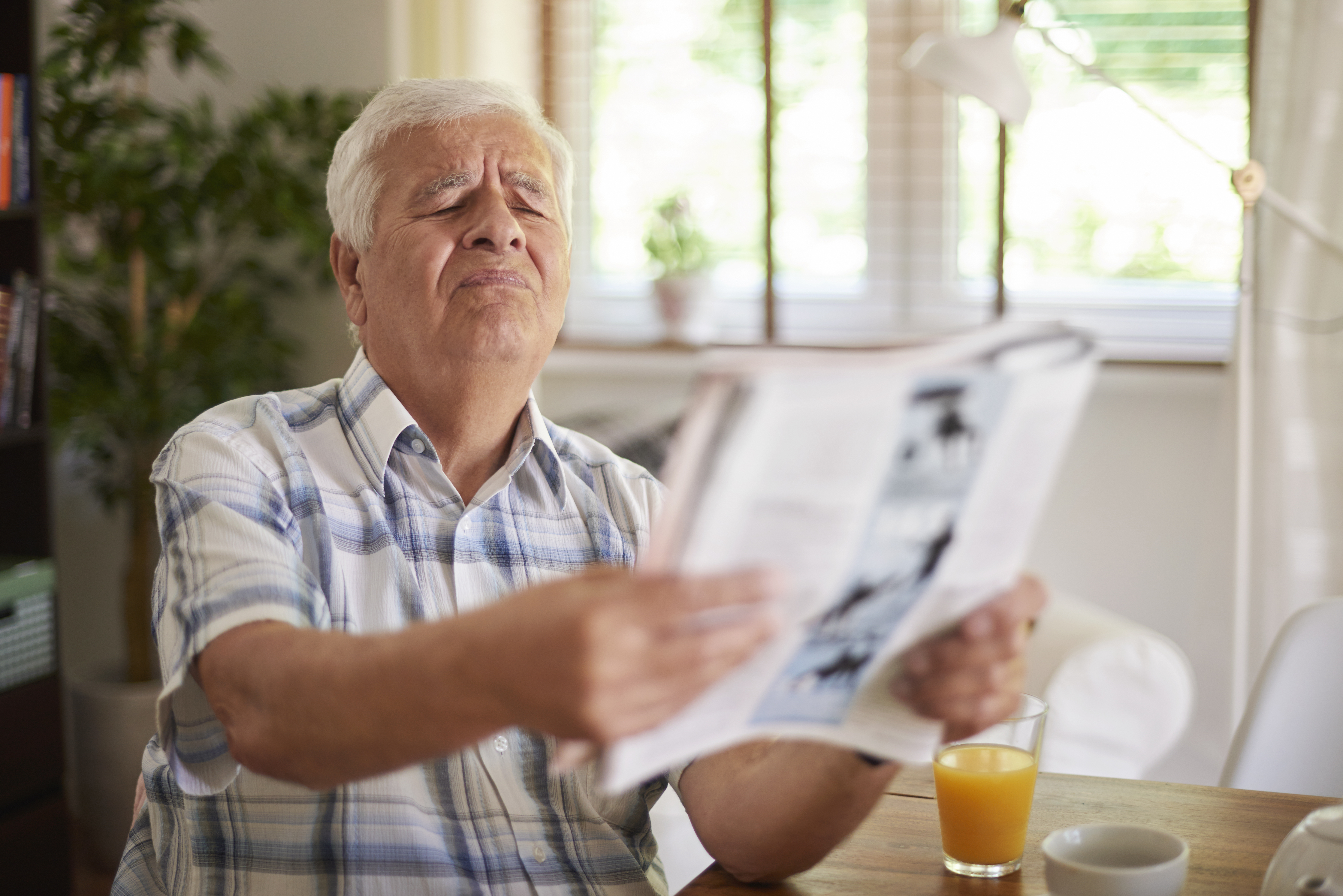 ¿Pérdida repentina de la visión en el adulto mayor? Conoce las razones