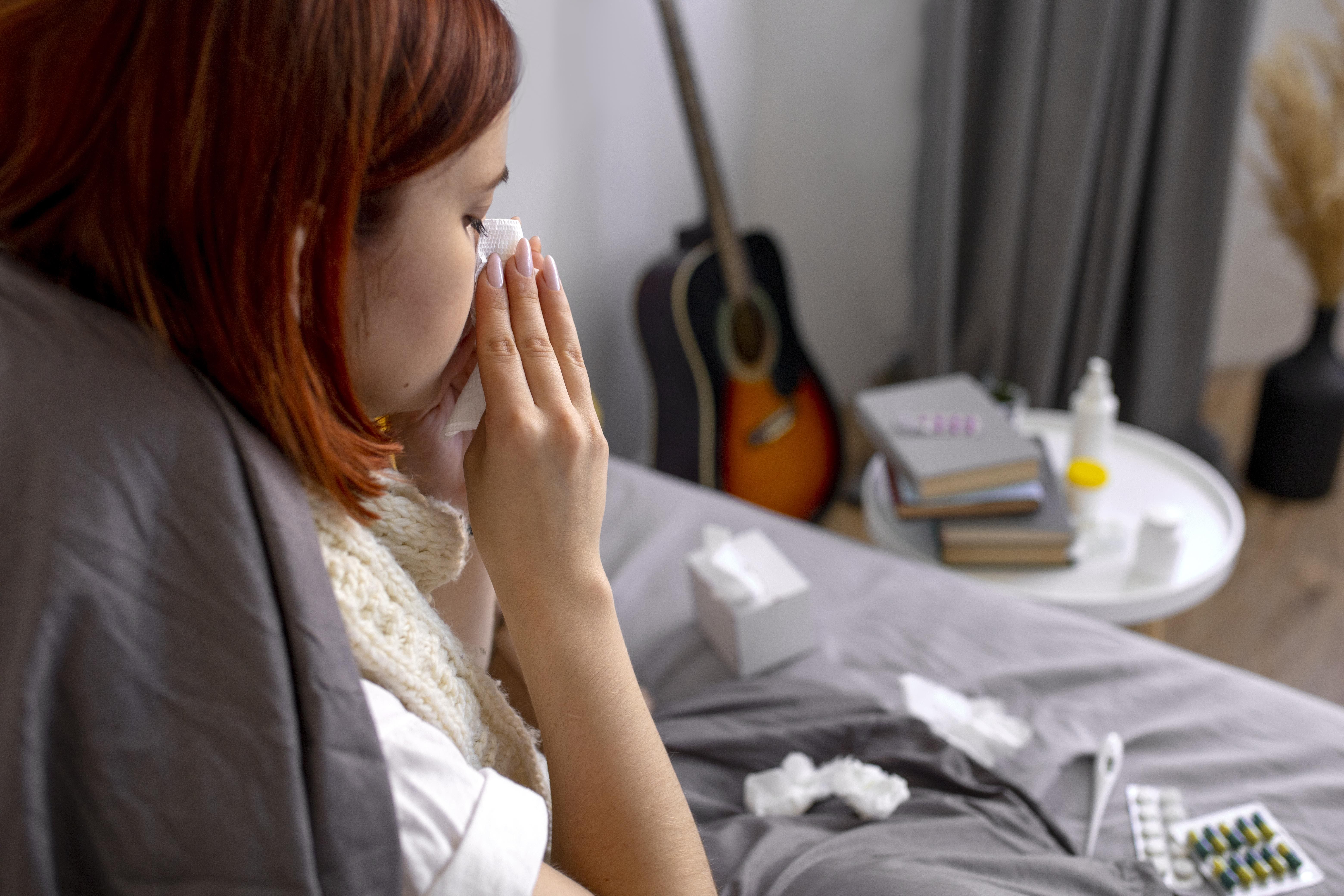 ¿Ronchas, estornudos o hinchazón? Podrías tener una alergia y no saberlo