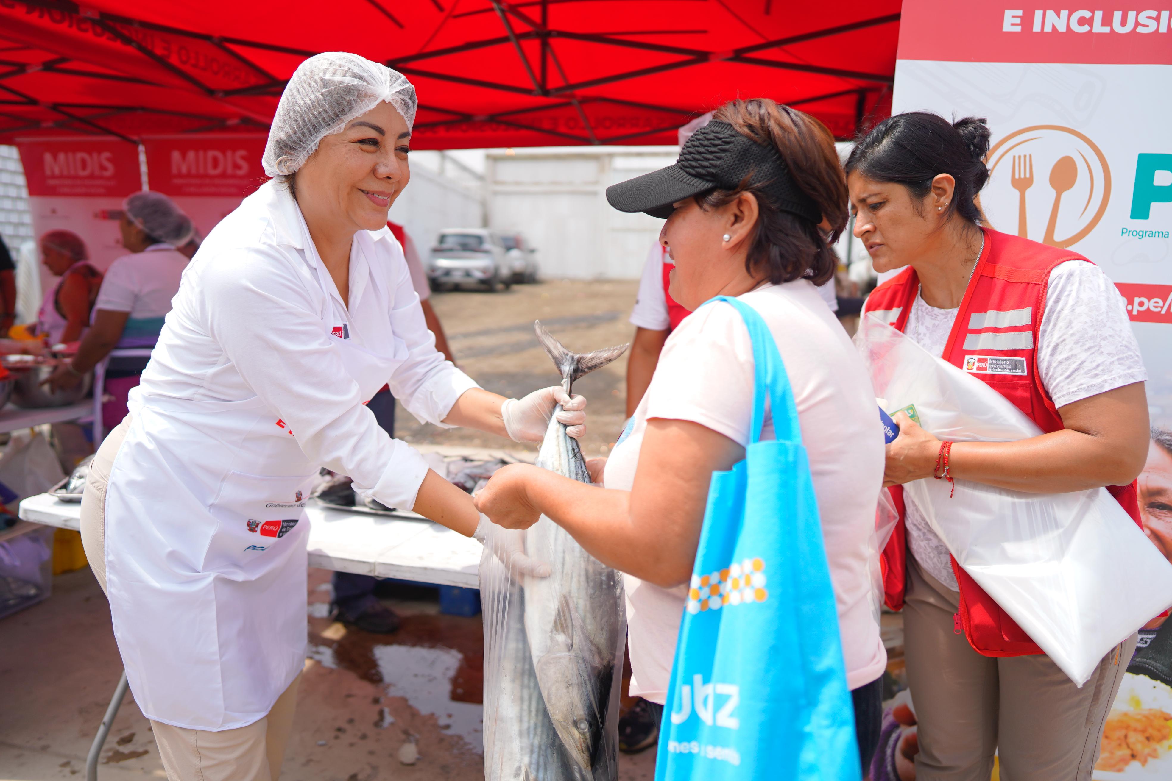 Comedores y ollas comunes de Puente Piedra reciben 4 toneladas de pescado gracias a gestión del Midis.