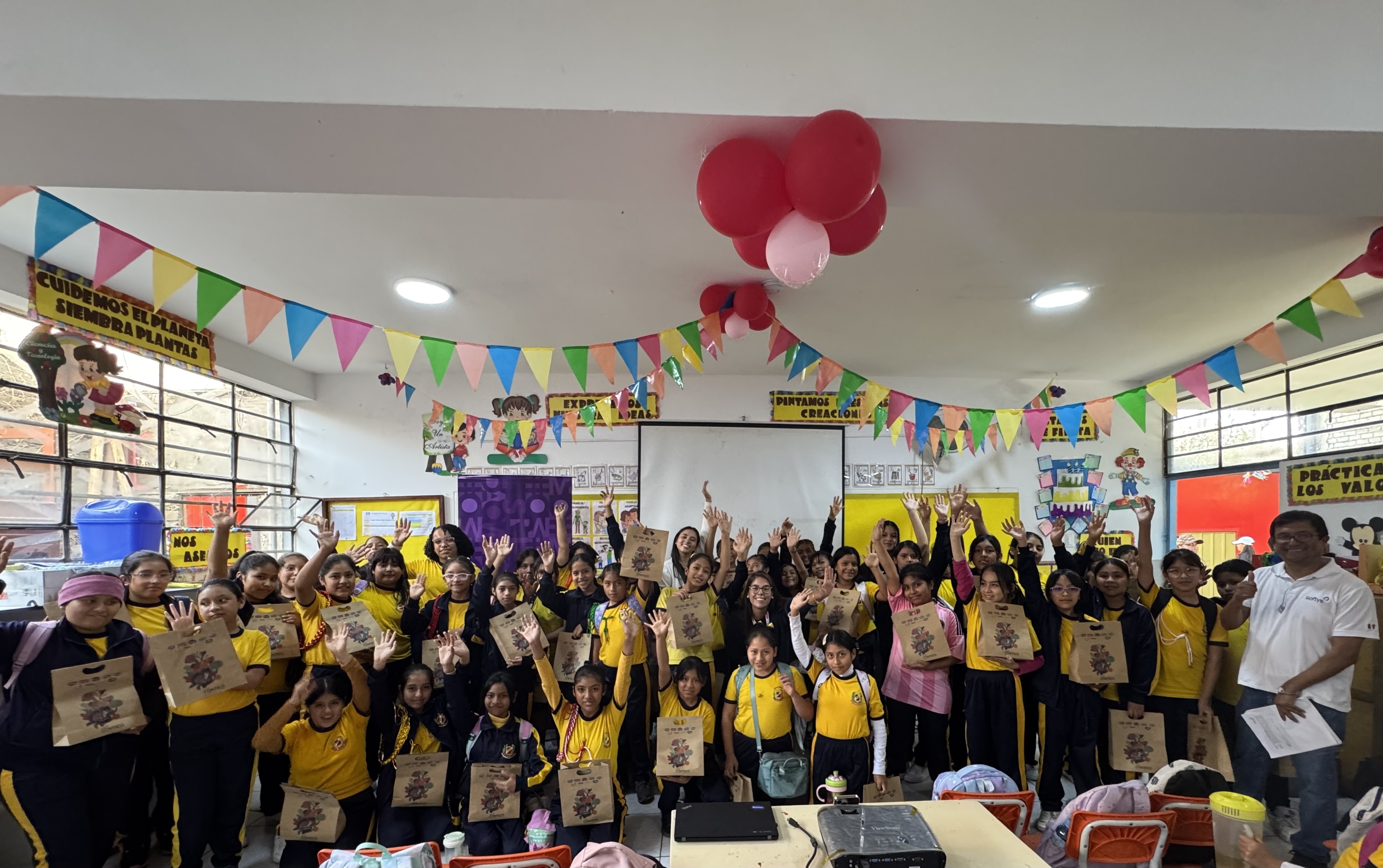 Aprendiendo juntas: Ladysoft promueve la salud e higiene menstrual junto a especialistas
