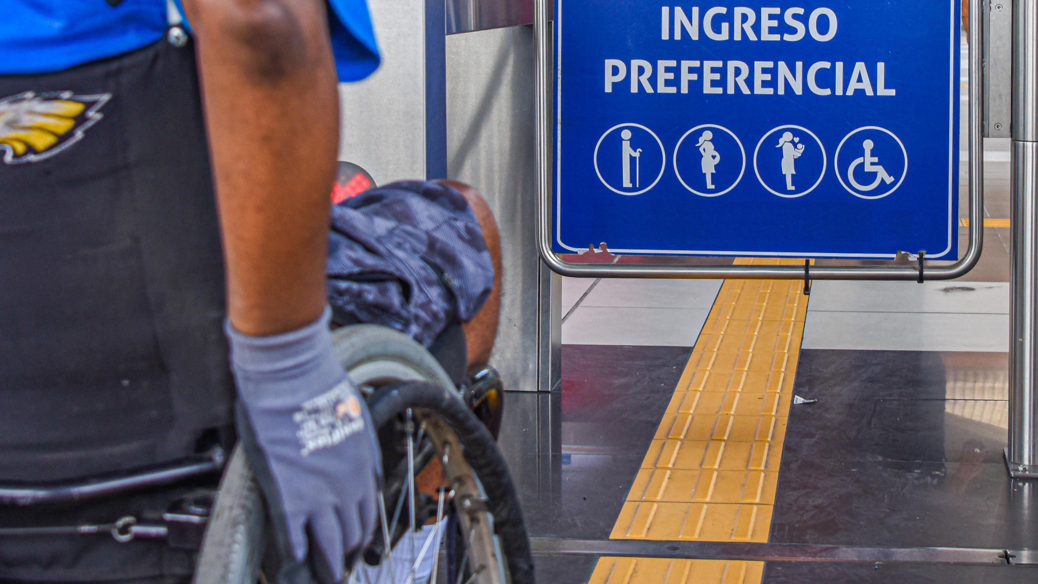 MTC coordina con Conadis un convenio para promover el acceso de personas con discapacidad en el transporte público
