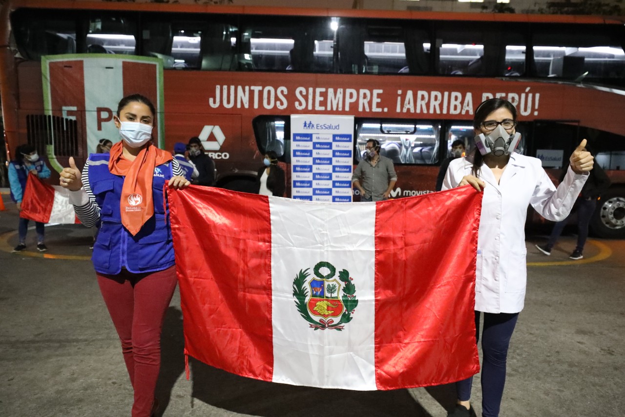 Bus de la selección peruana de fútbol realizó 200 viajes transportando personal de EsSalud en su lucha contra el COVID-19