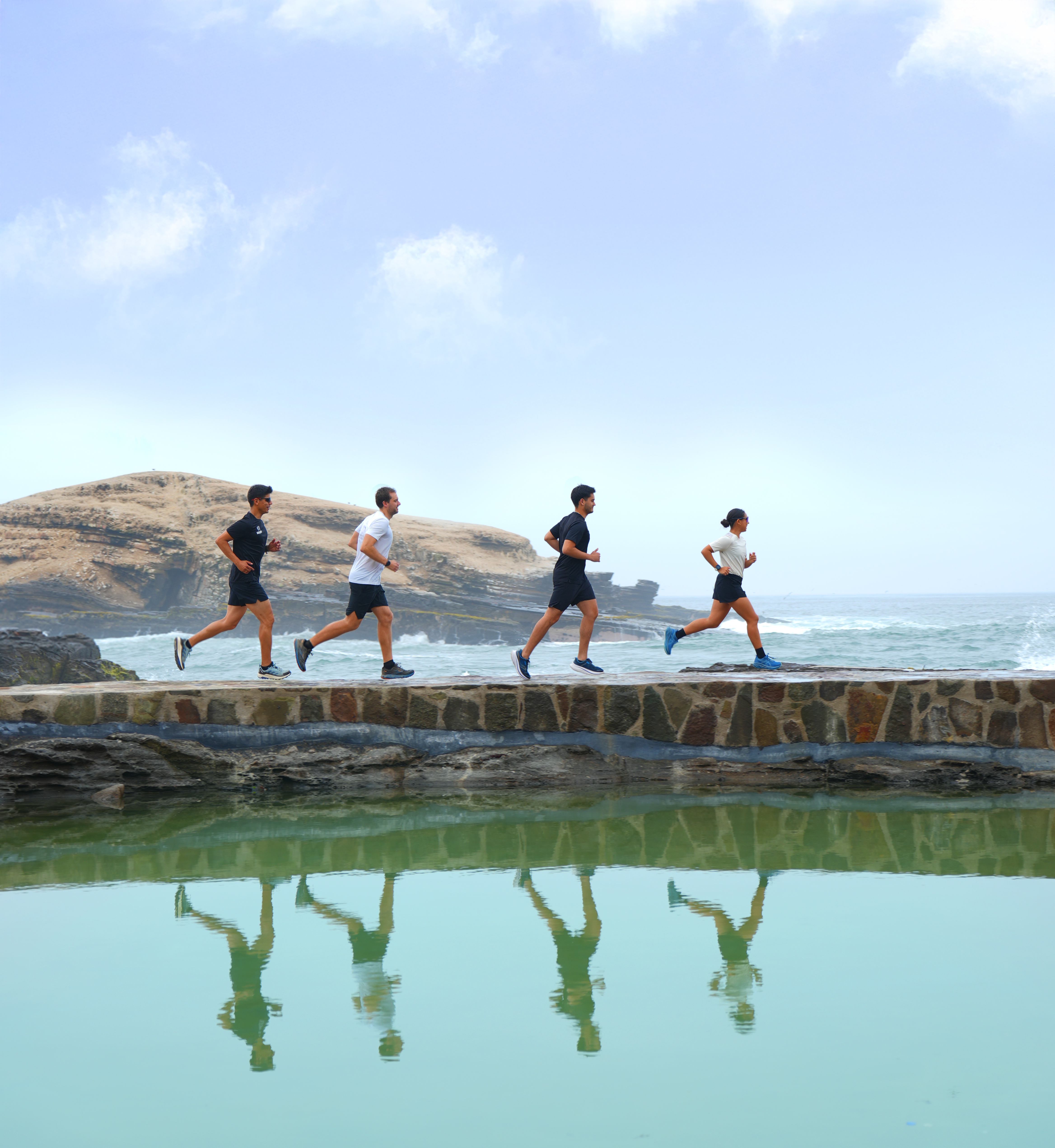 Pucusana se abre a la comunidad runner con la carrera de Cantabria Labs Heliocare Sunrise 5 y 10k en El Carbón