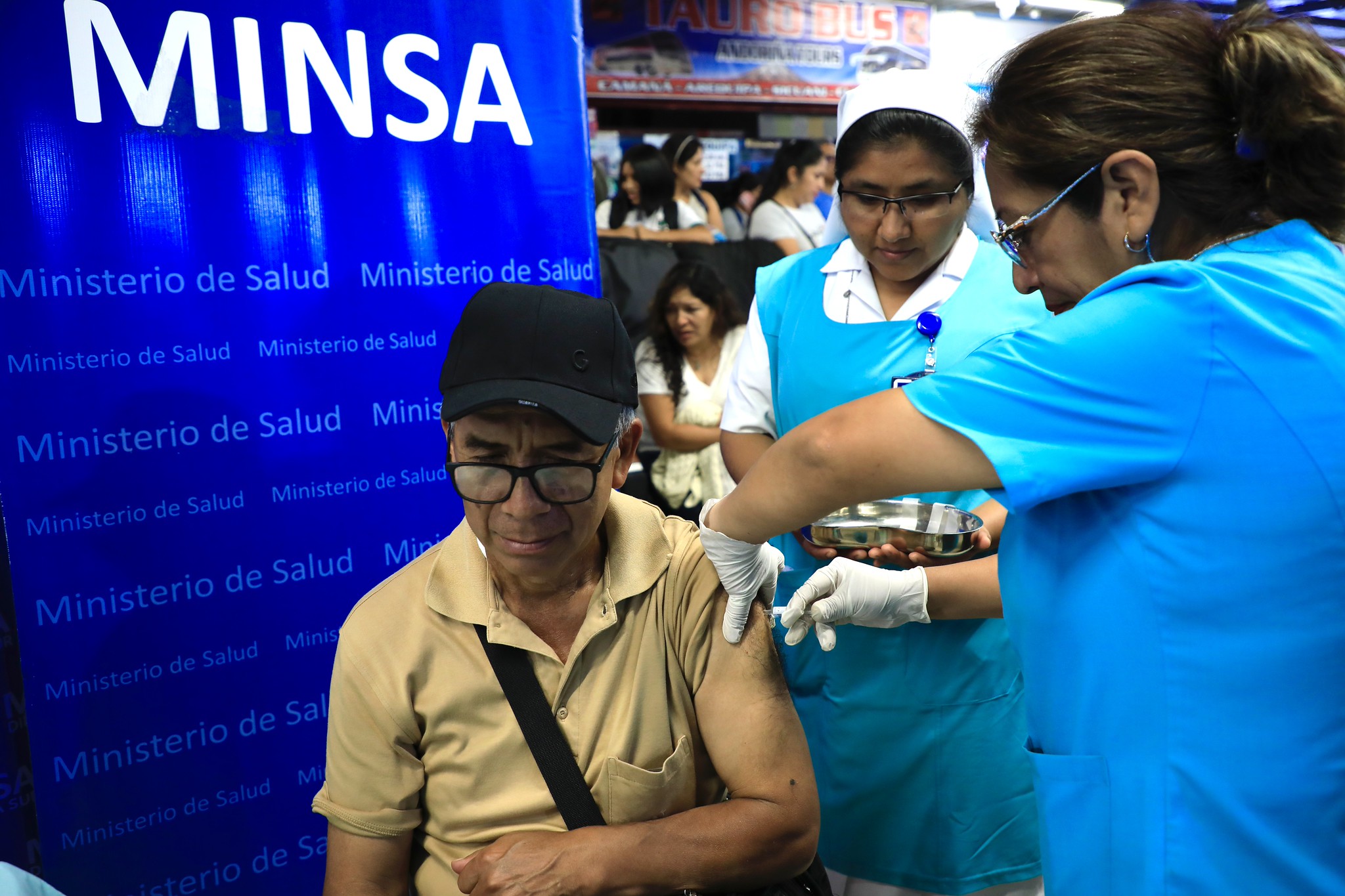 Semana de Vacunación en las Américas: Perú supera el millón y medio de dosis aplicadas y refuerza la protección de familias