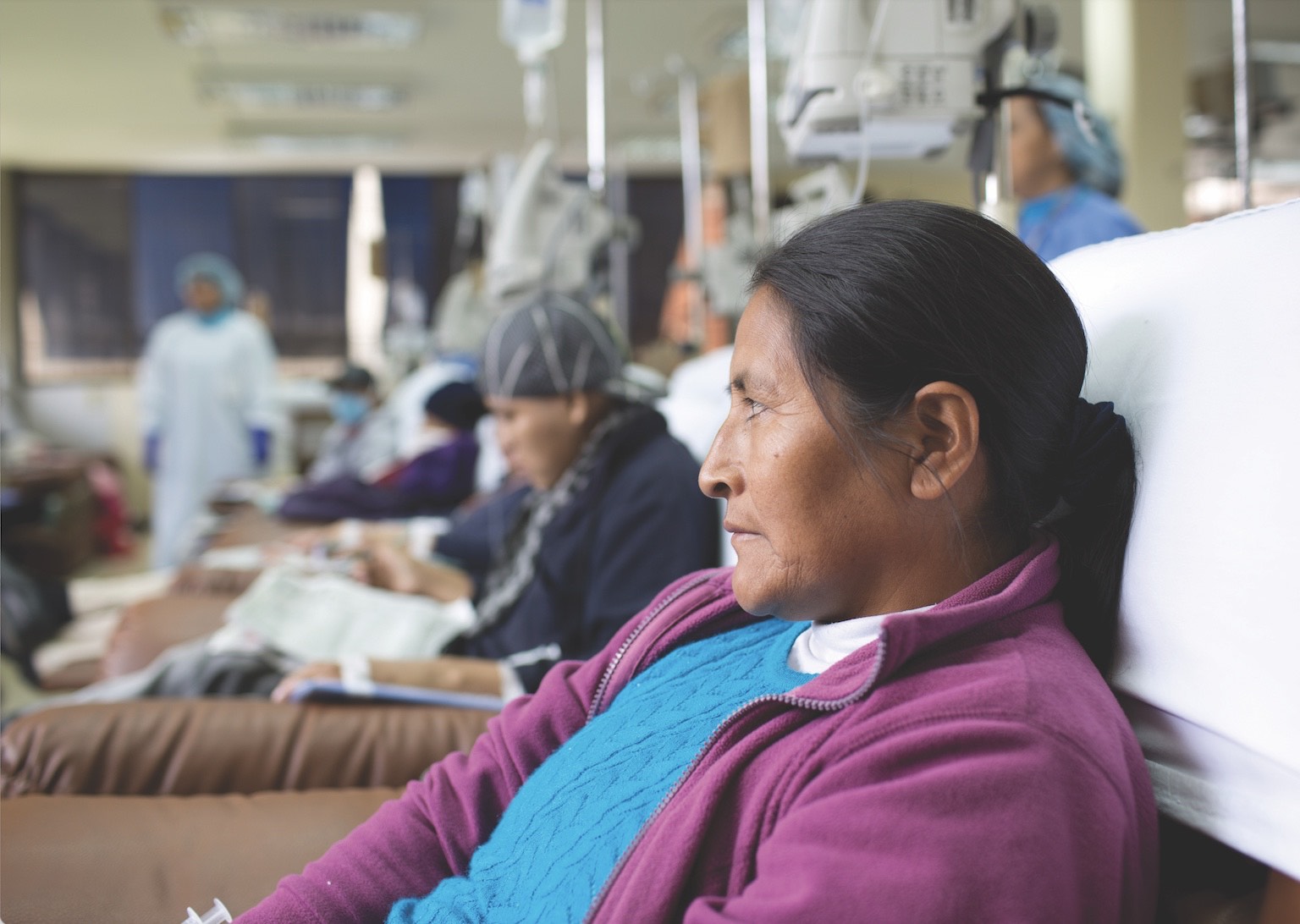 Cáncer de mama en Perú: seis regiones con índices alarmantes demandan descentralización médica