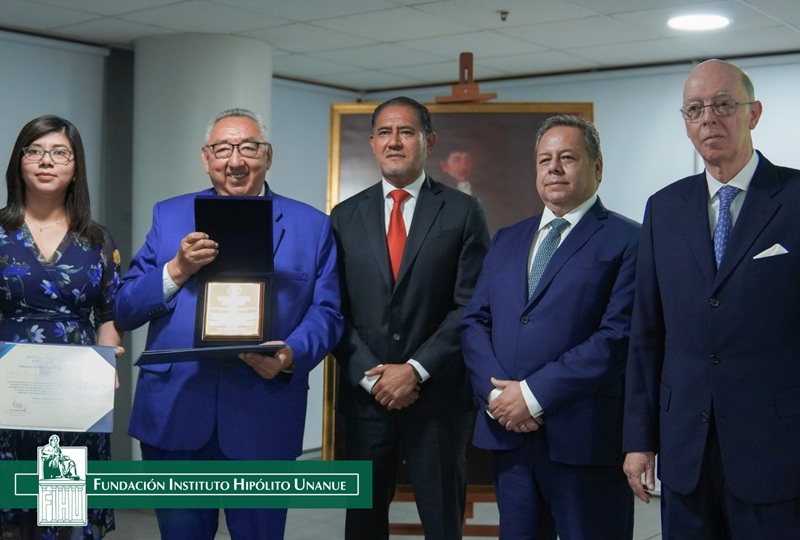 Anemia, fertilidad y cirugía: las investigaciones peruanas que dominaron el Premio a las Mejores Ediciones Científicas FIHU del 2025