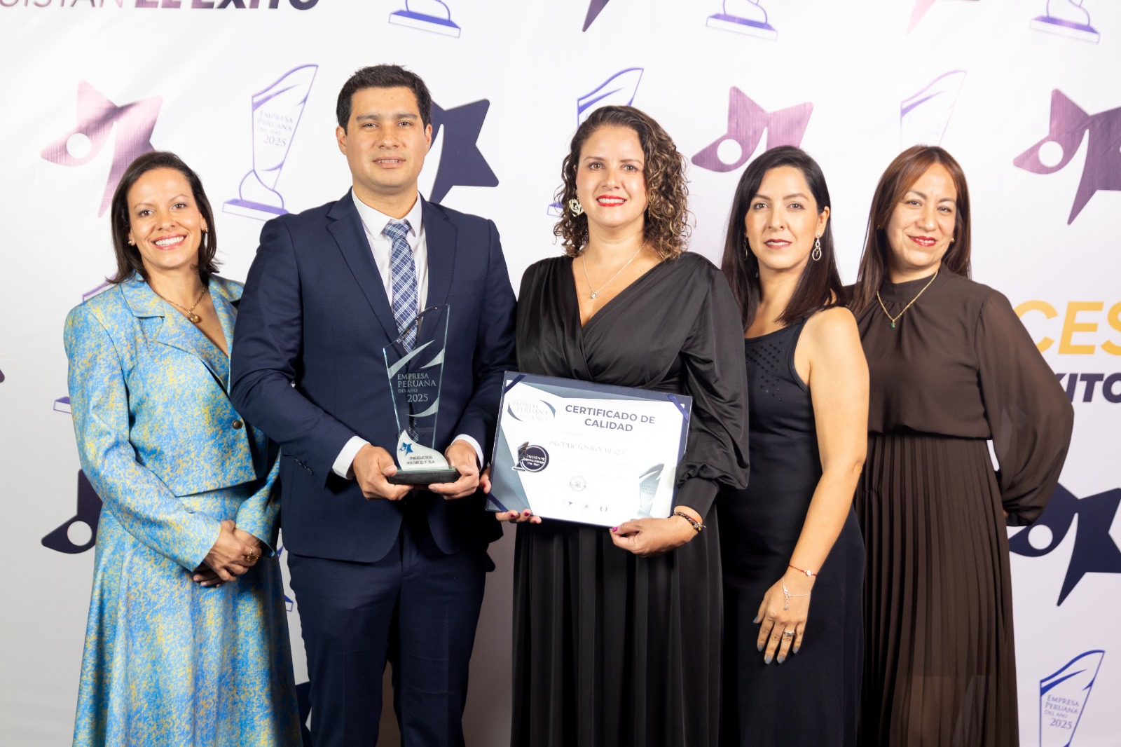 Roche fortalece su liderazgo al ser reconocida como Empresa Peruana del Año en el rubro Laboratorio Farmacéutico.