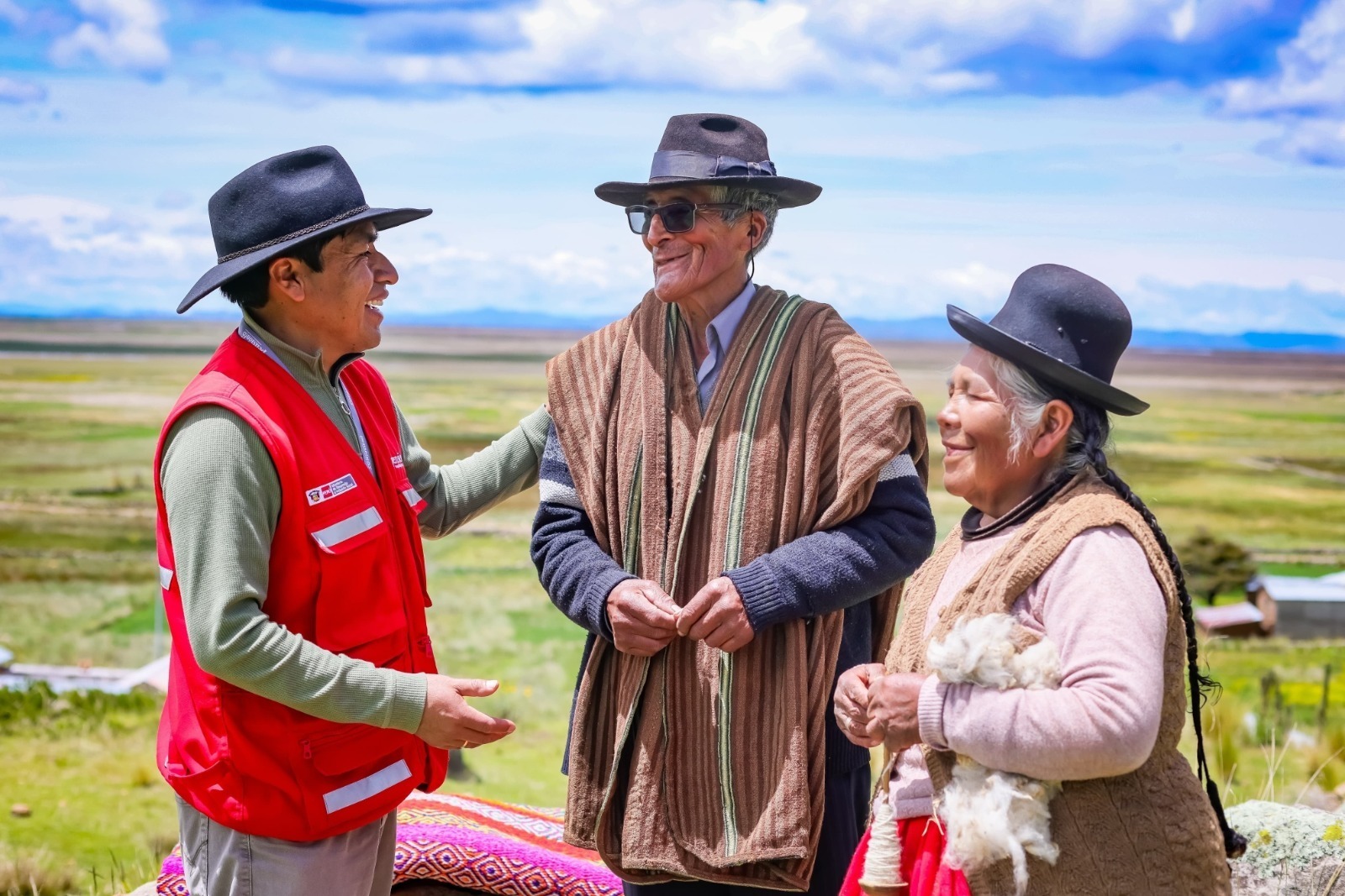 Gobierno garantiza la continuidad y el fortalecimiento de proyectos y programas sociales gestionados por el Estado
