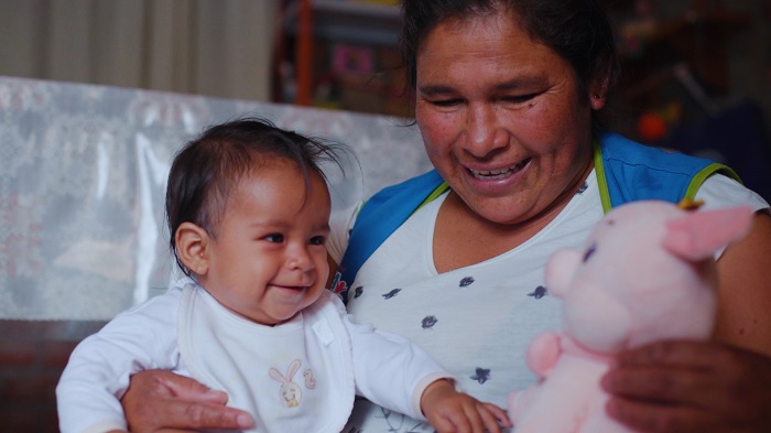 Carmen Rosa, la facilitadora resiliente que orienta a las familias para una primera infancia saludable y feliz en Ayacucho