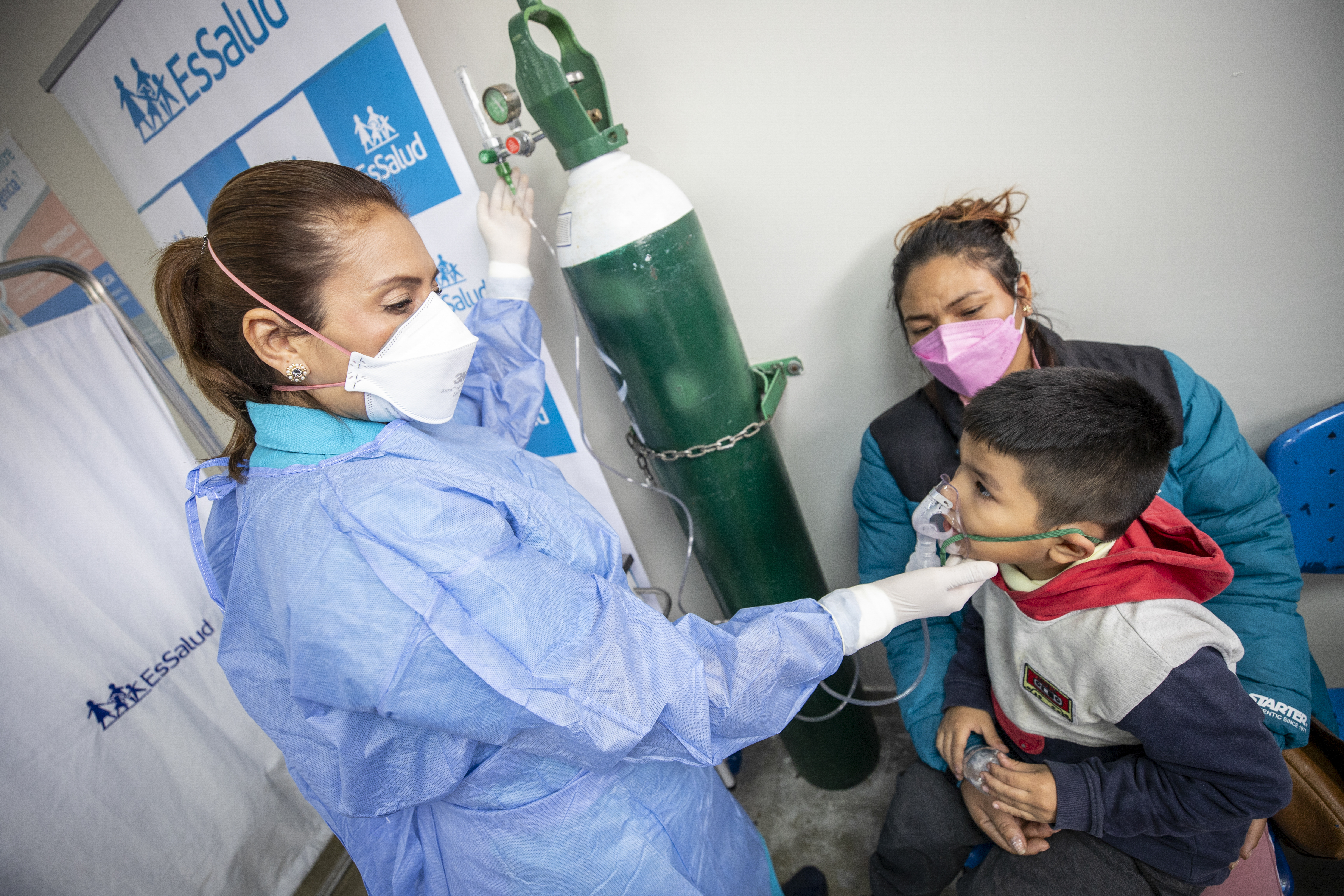 EsSalud refuerza la prevención ante el incremento de casos de neumonía