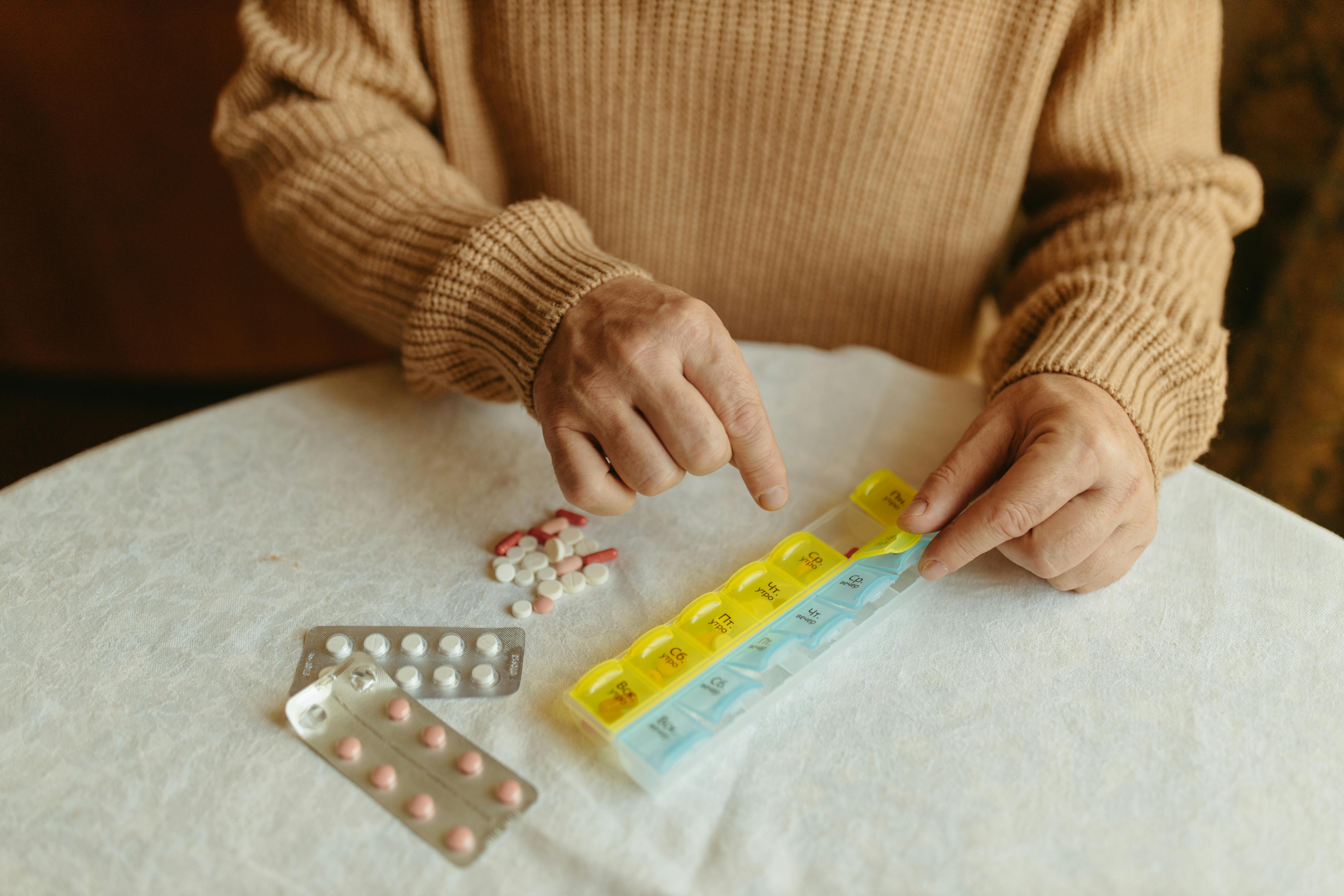 Mezclar medicamentos o ignorar dosis: errores que pueden poner en riesgo tu salud